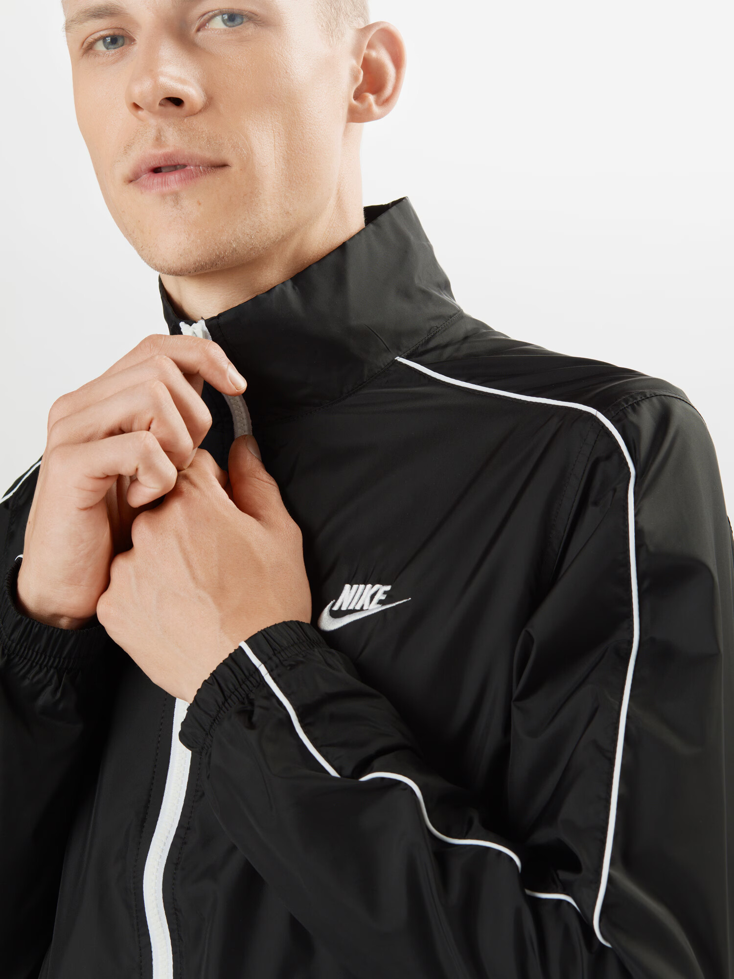 Nike Sportswear Joggingová súprava čierna / biela - Pepit.sk