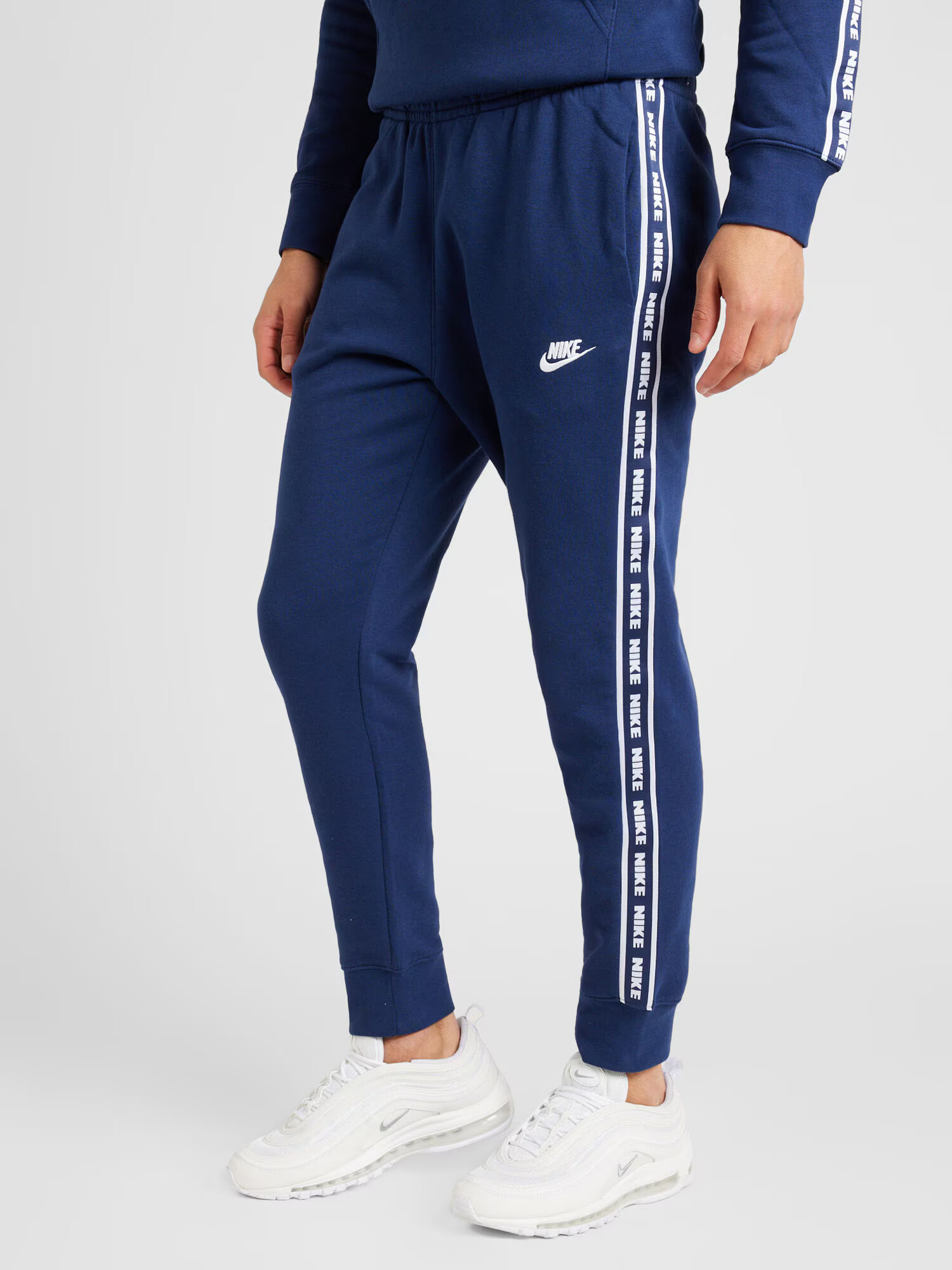 Nike Sportswear Joggingová súprava 'CLUB FLEECE' námornícka modrá / biela - Pepit.sk