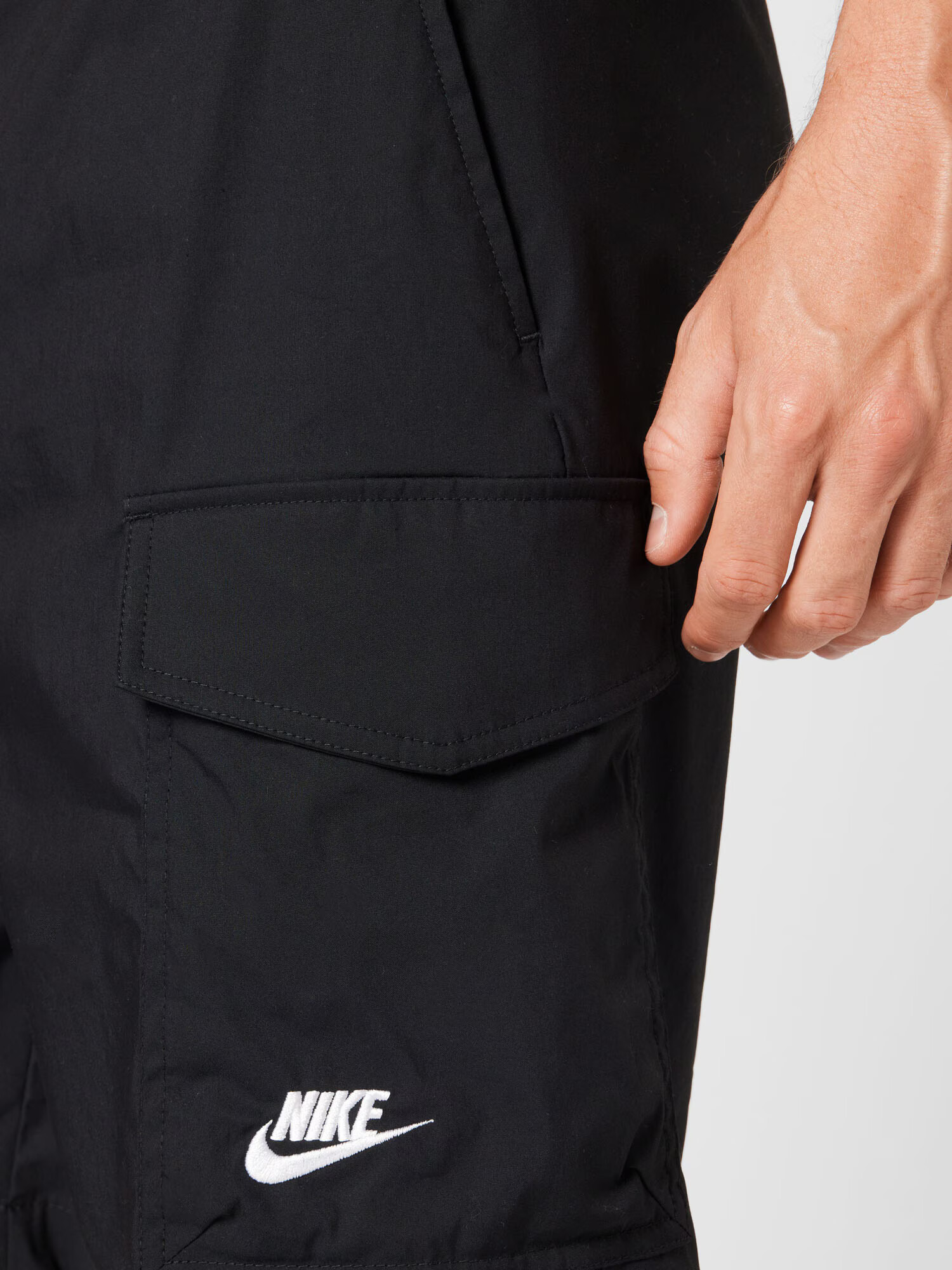 Nike Sportswear Kapsáče čierna / biela - Pepit.sk