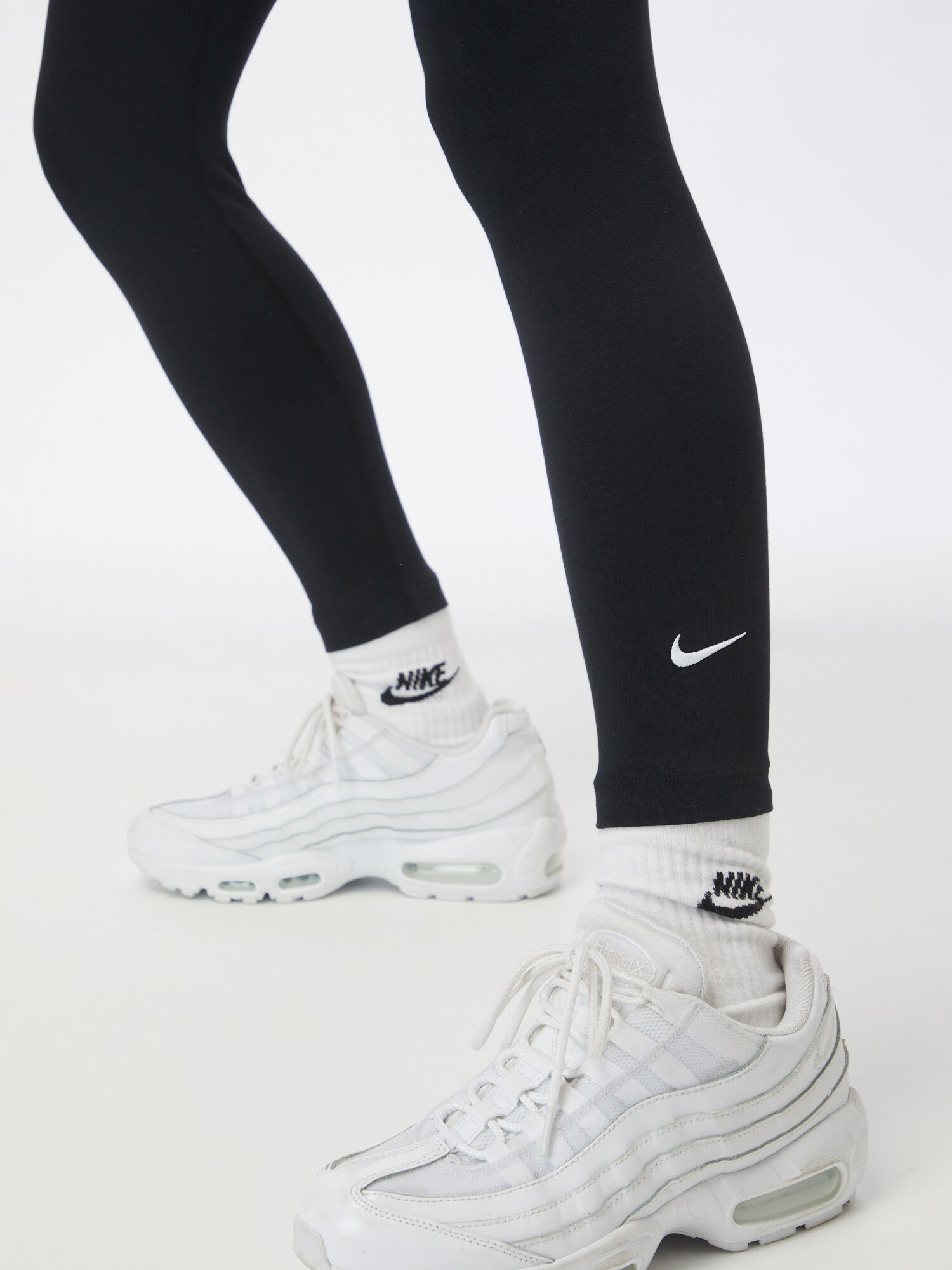 Nike Sportswear Legíny 'Essential' čierna - Pepit.sk