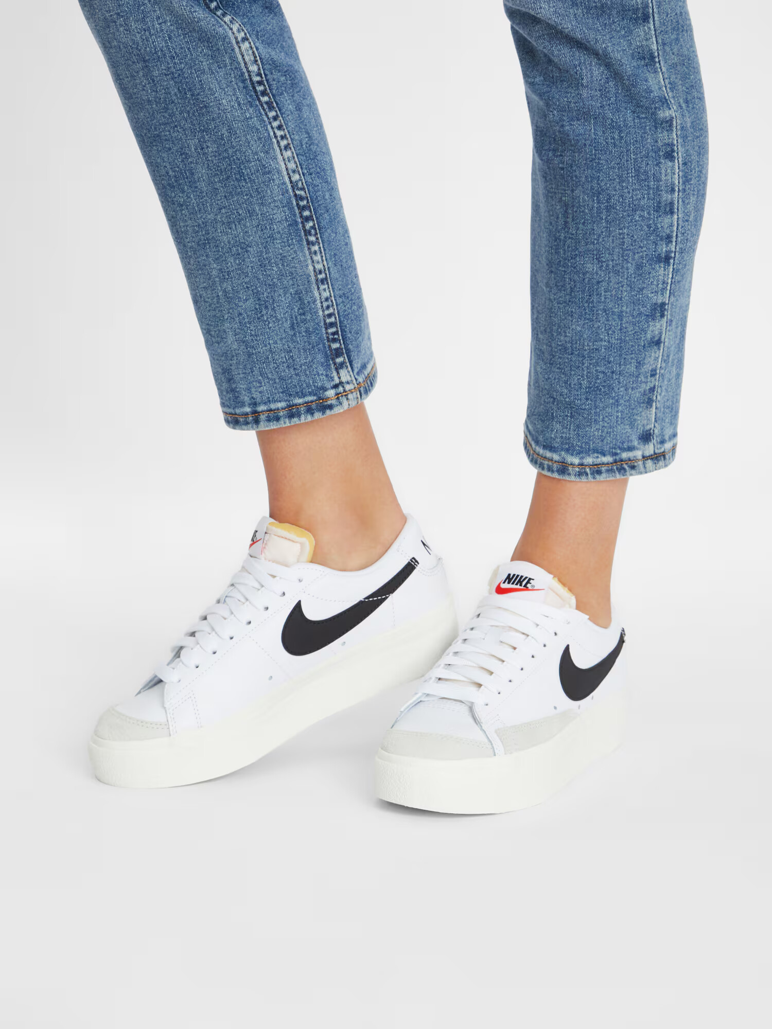 Nike Sportswear Nízke tenisky 'Blazer' svetlosivá / čierna / biela - Pepit.sk