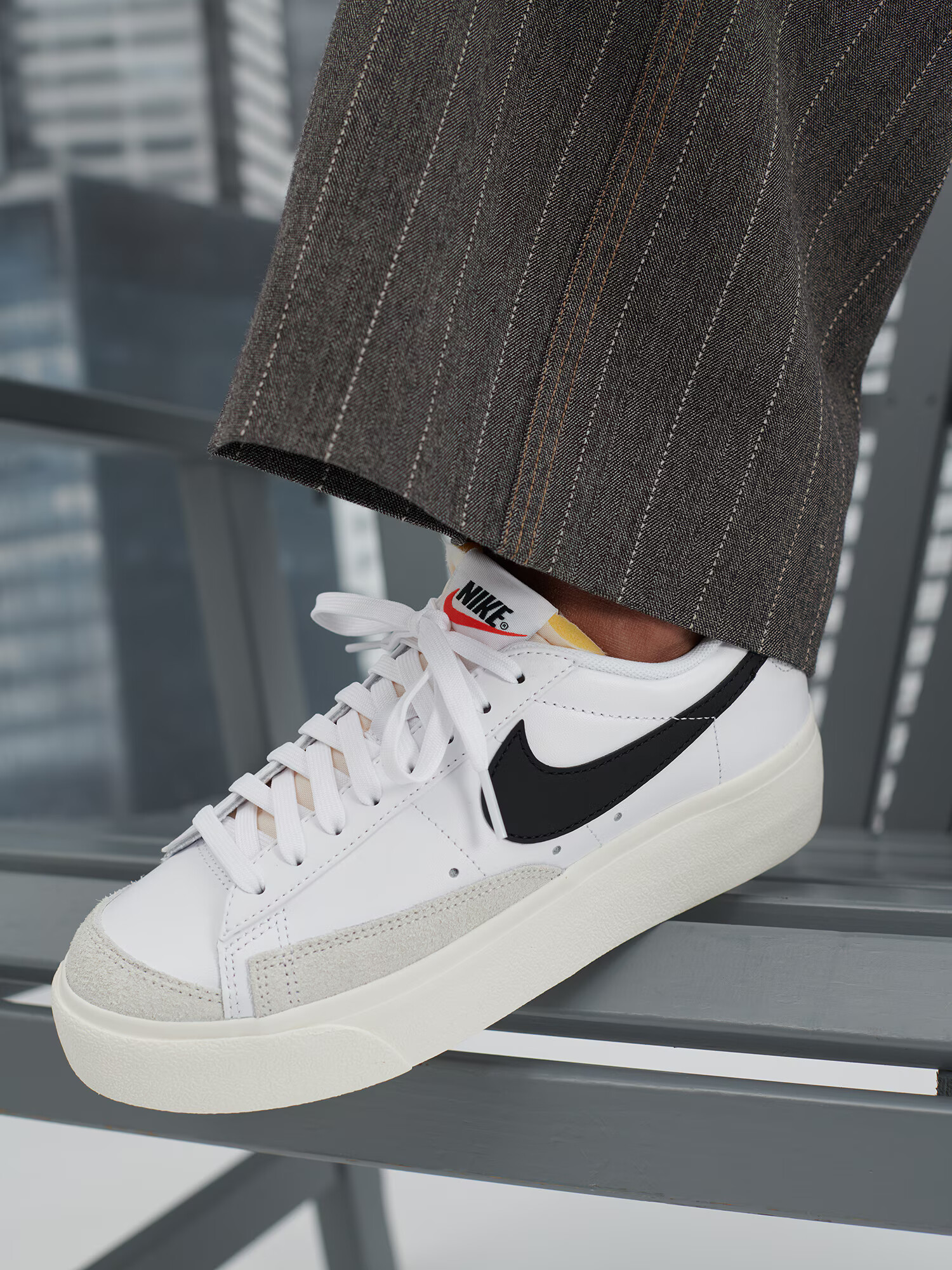 Nike Sportswear Nízke tenisky 'Blazer' svetlosivá / čierna / biela - Pepit.sk