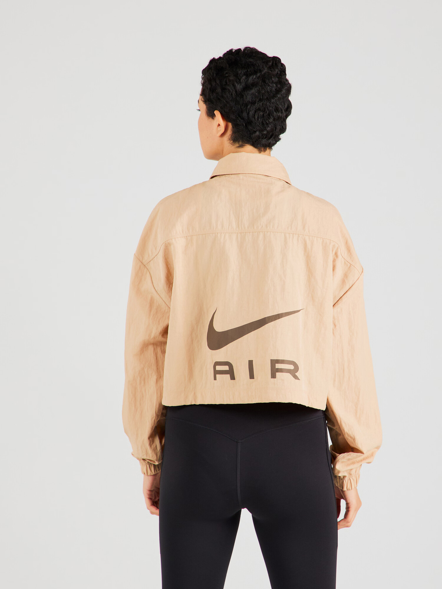 Nike Sportswear Prechodná bunda 'AIR' piesková / čierna - Pepit.sk