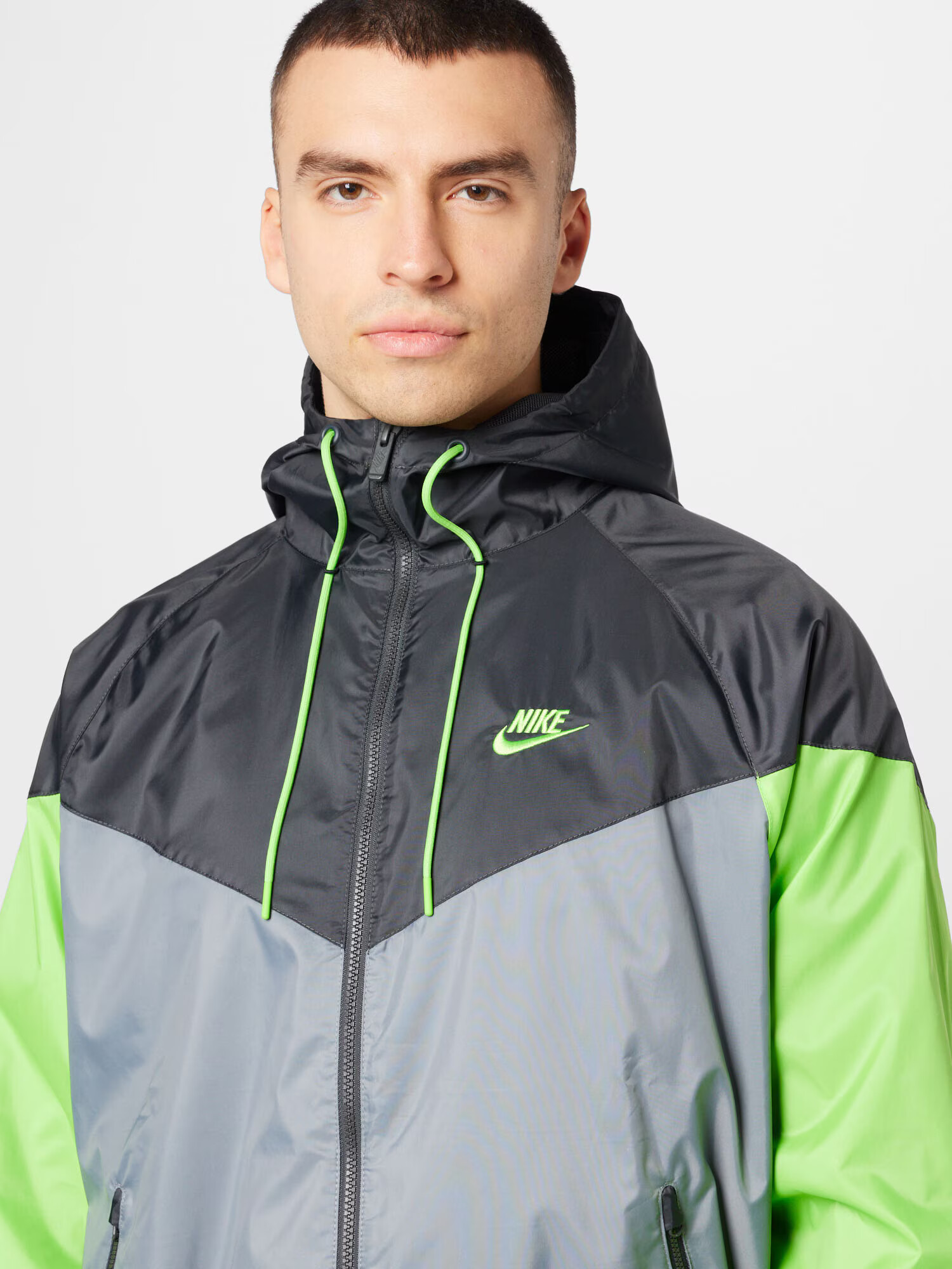 Nike Sportswear Prechodná bunda sivá / tmavosivá / svetlozelená - Pepit.sk