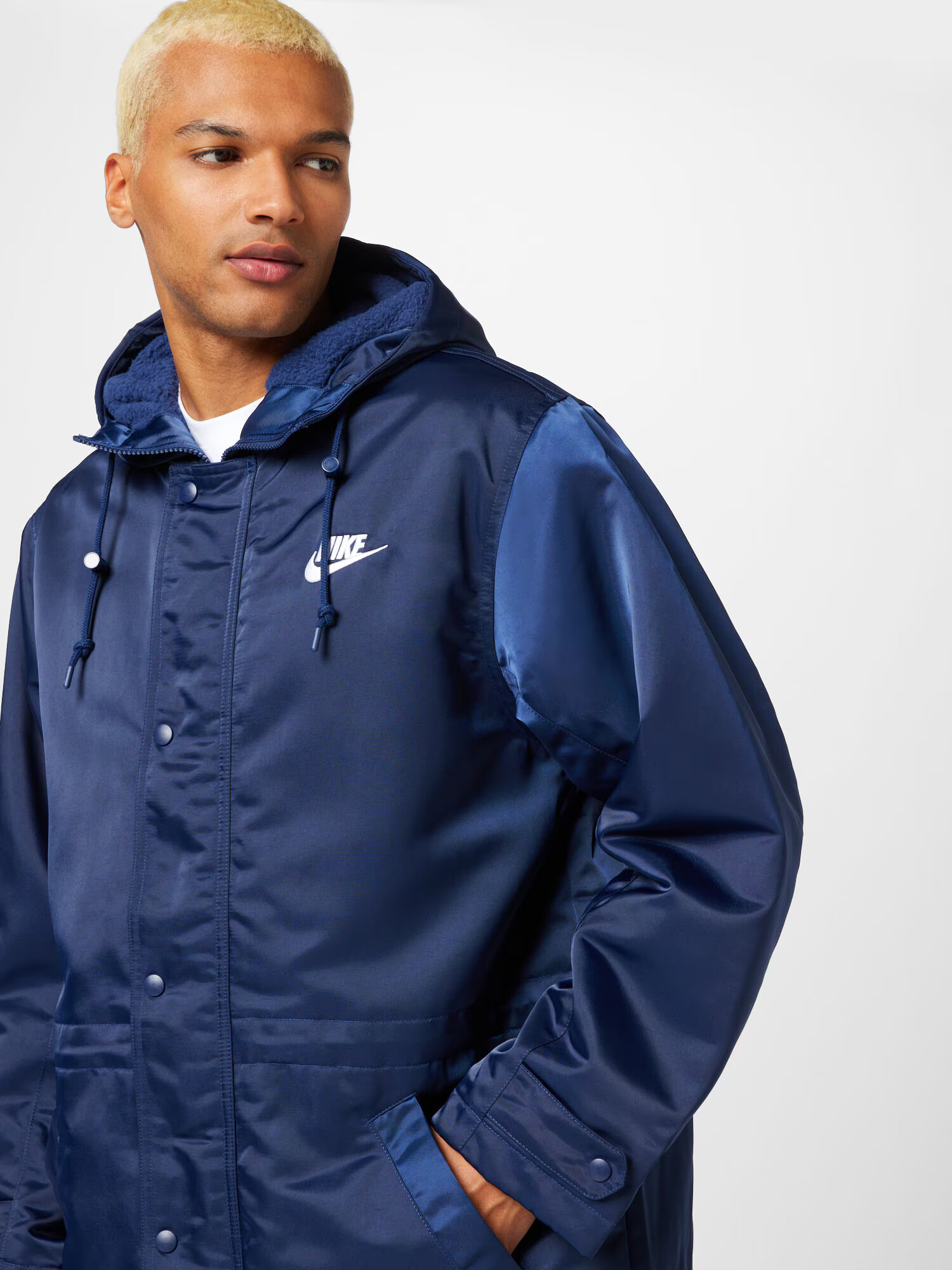 Nike Sportswear Prechodná parka námornícka modrá / biela - Pepit.sk