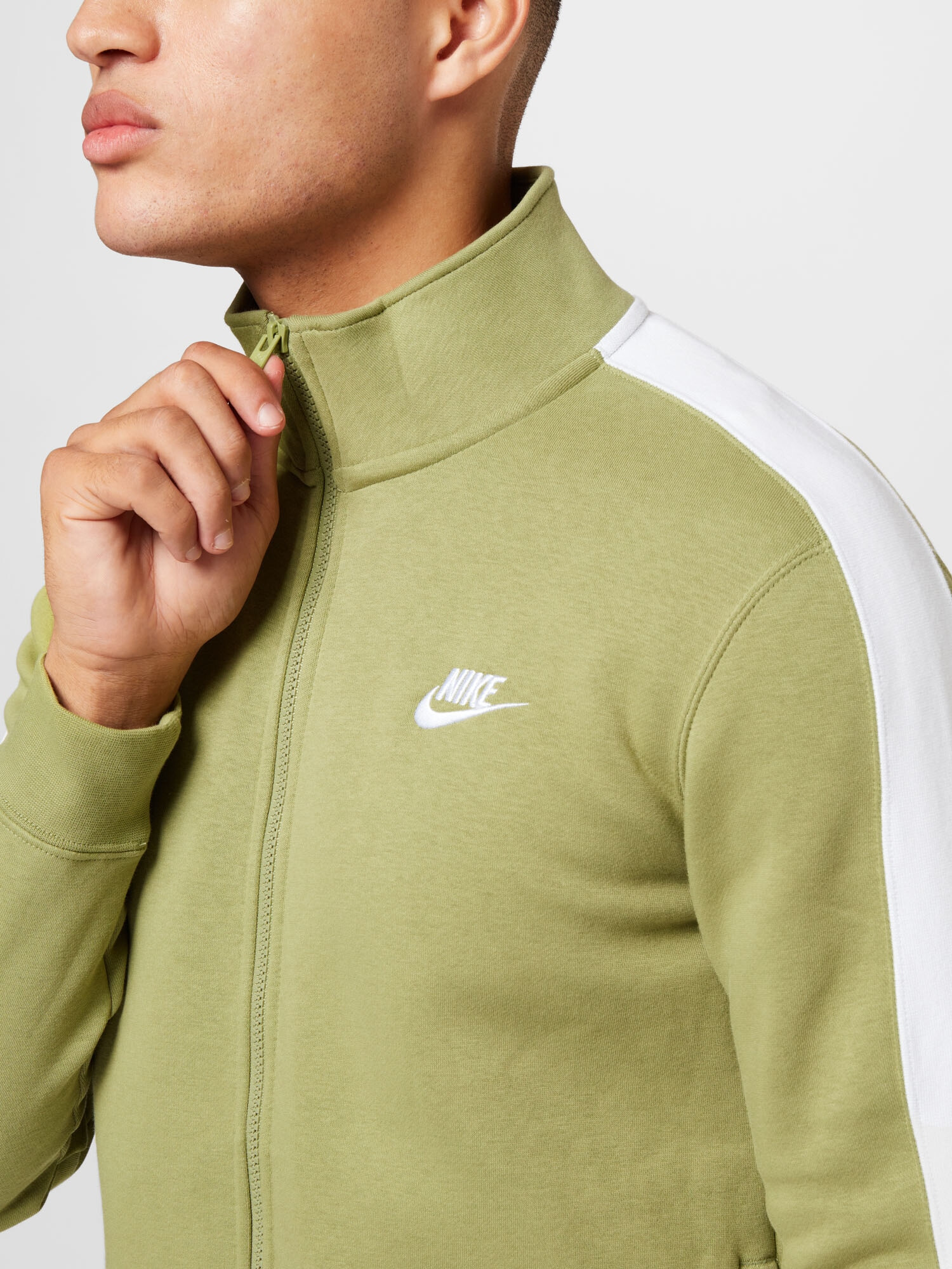 Nike Sportswear Tepláková bunda olivová / biela - Pepit.sk