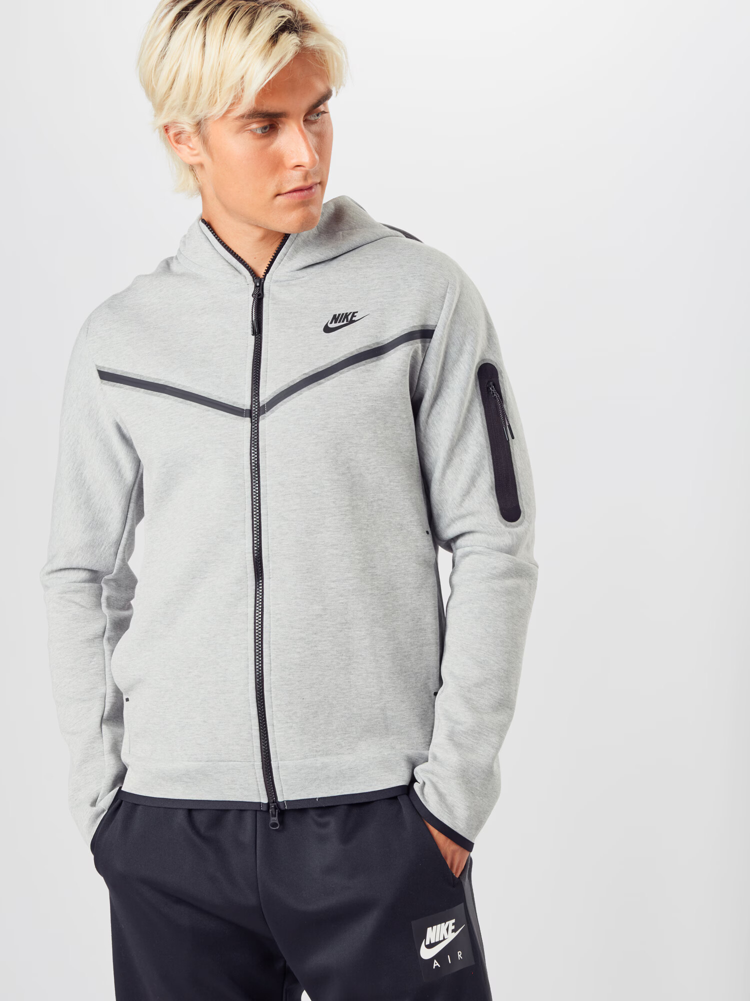 Nike Sportswear Tepláková bunda sivá / čierna - Pepit.sk