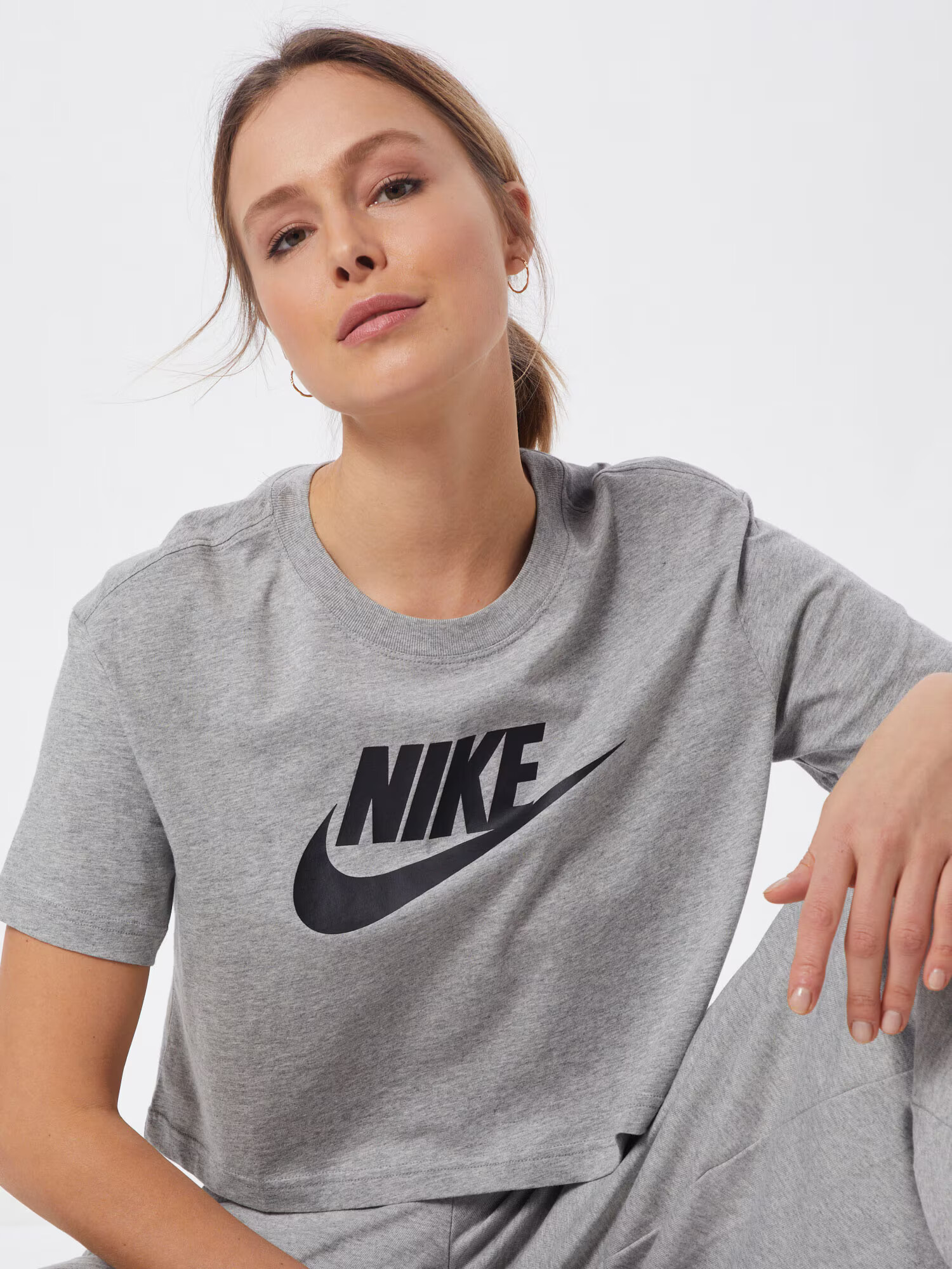 Nike Sportswear Tričko sivá / čierna - Pepit.sk