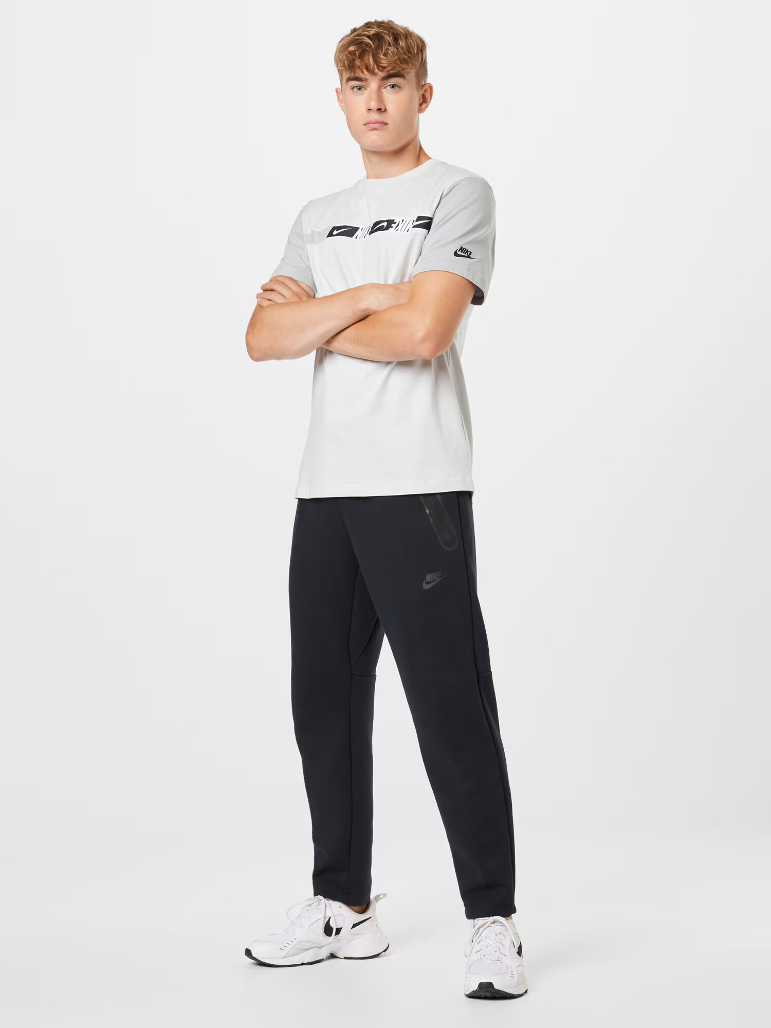 Nike Sportswear Tričko svetlosivá / čierna - Pepit.sk