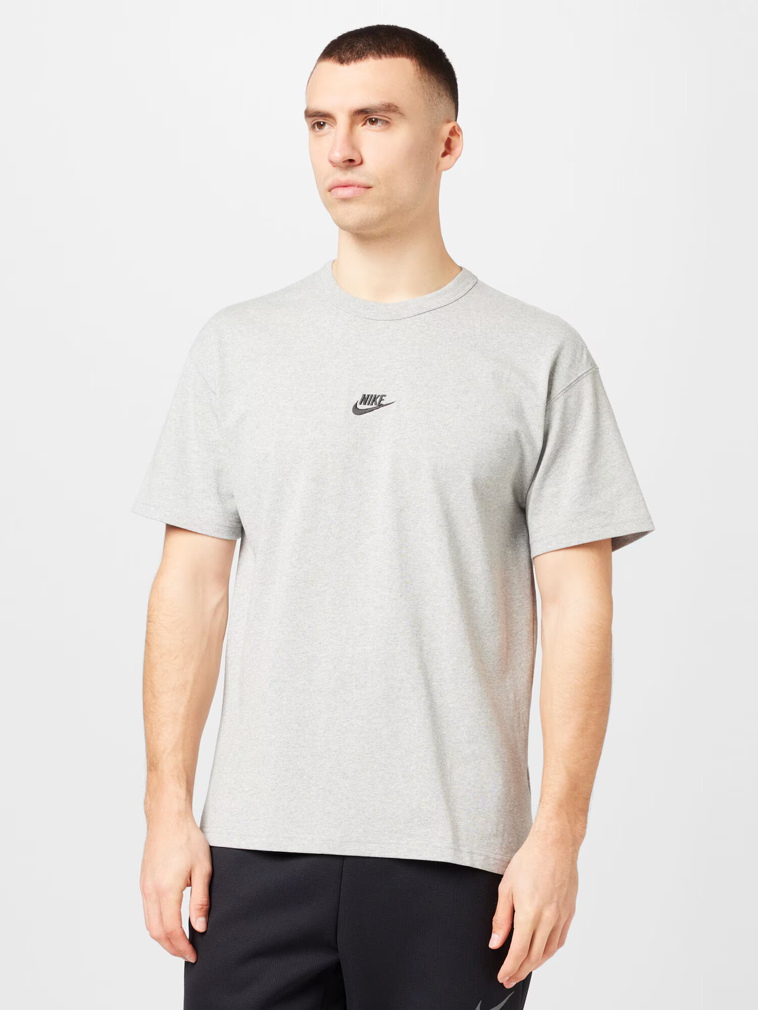 Nike Sportswear Funkčné tričko 'Esential' tmavosivá - Pepit.sk