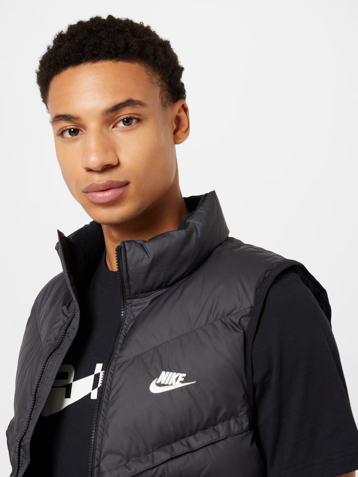 Nike Sportswear Vesta čierna / biela - Pepit.sk