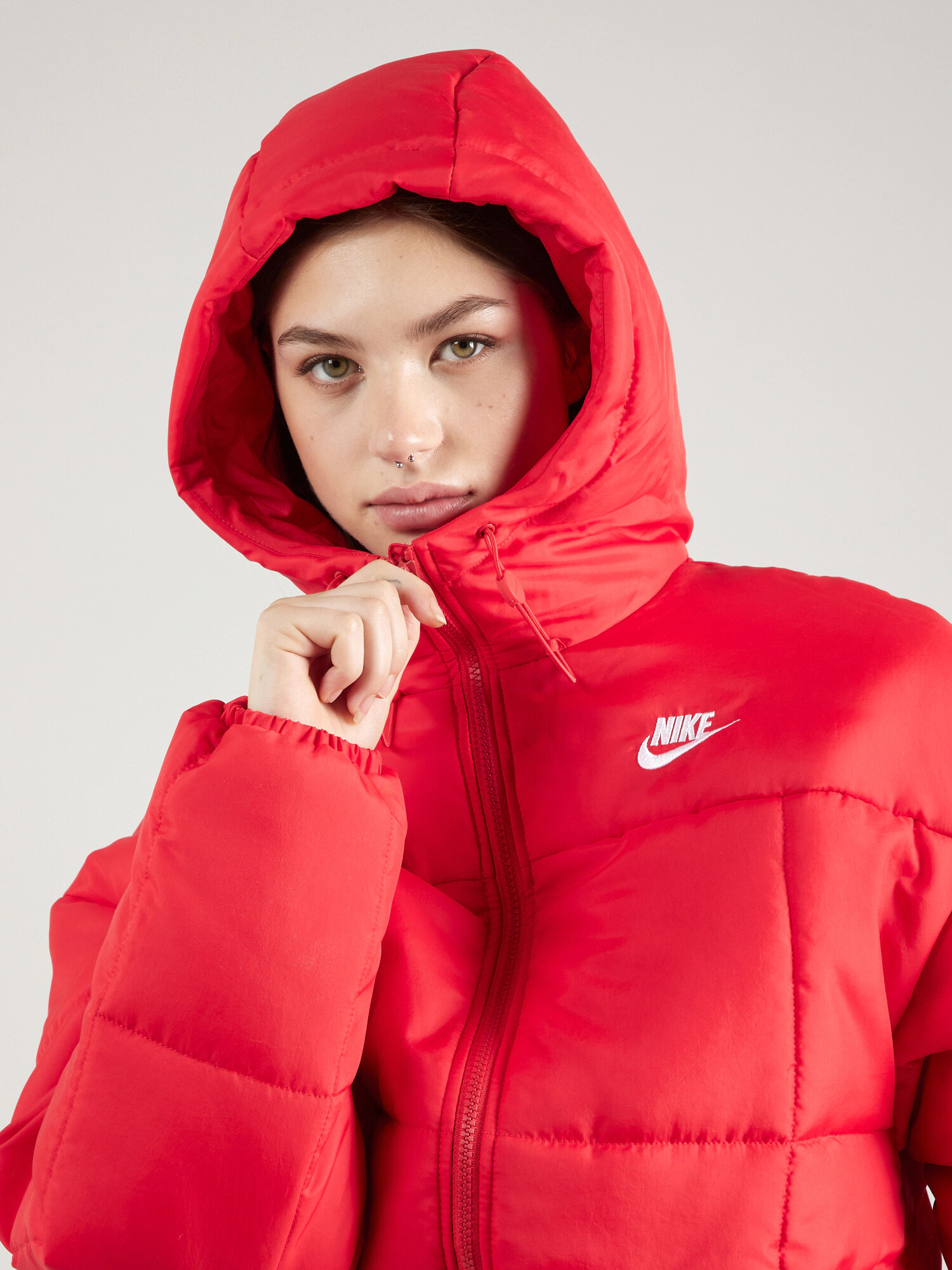 Nike Sportswear Zimná bunda červená / biela - Pepit.sk