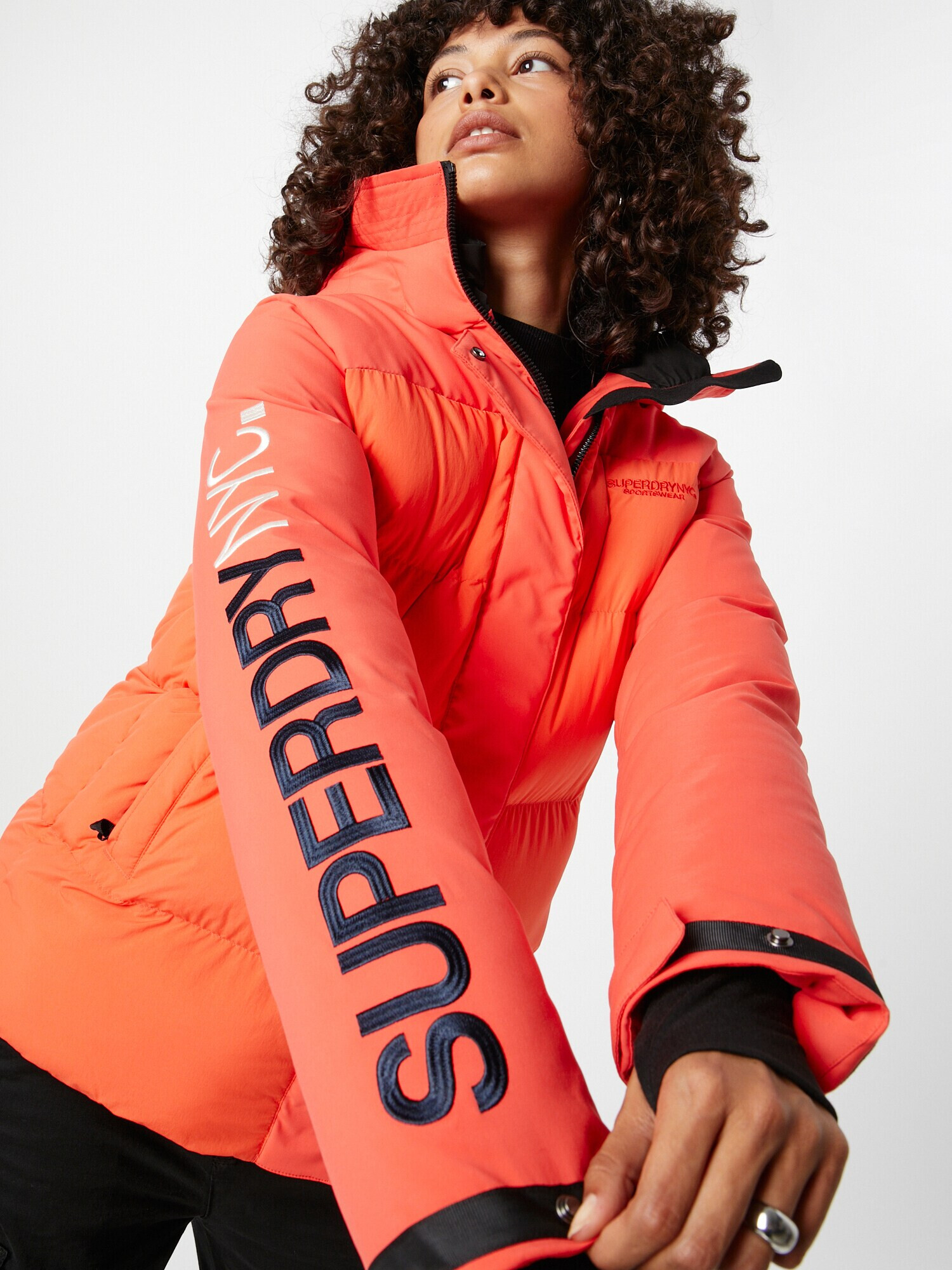 Superdry Zimná parka koralová / čierna - Pepit.sk