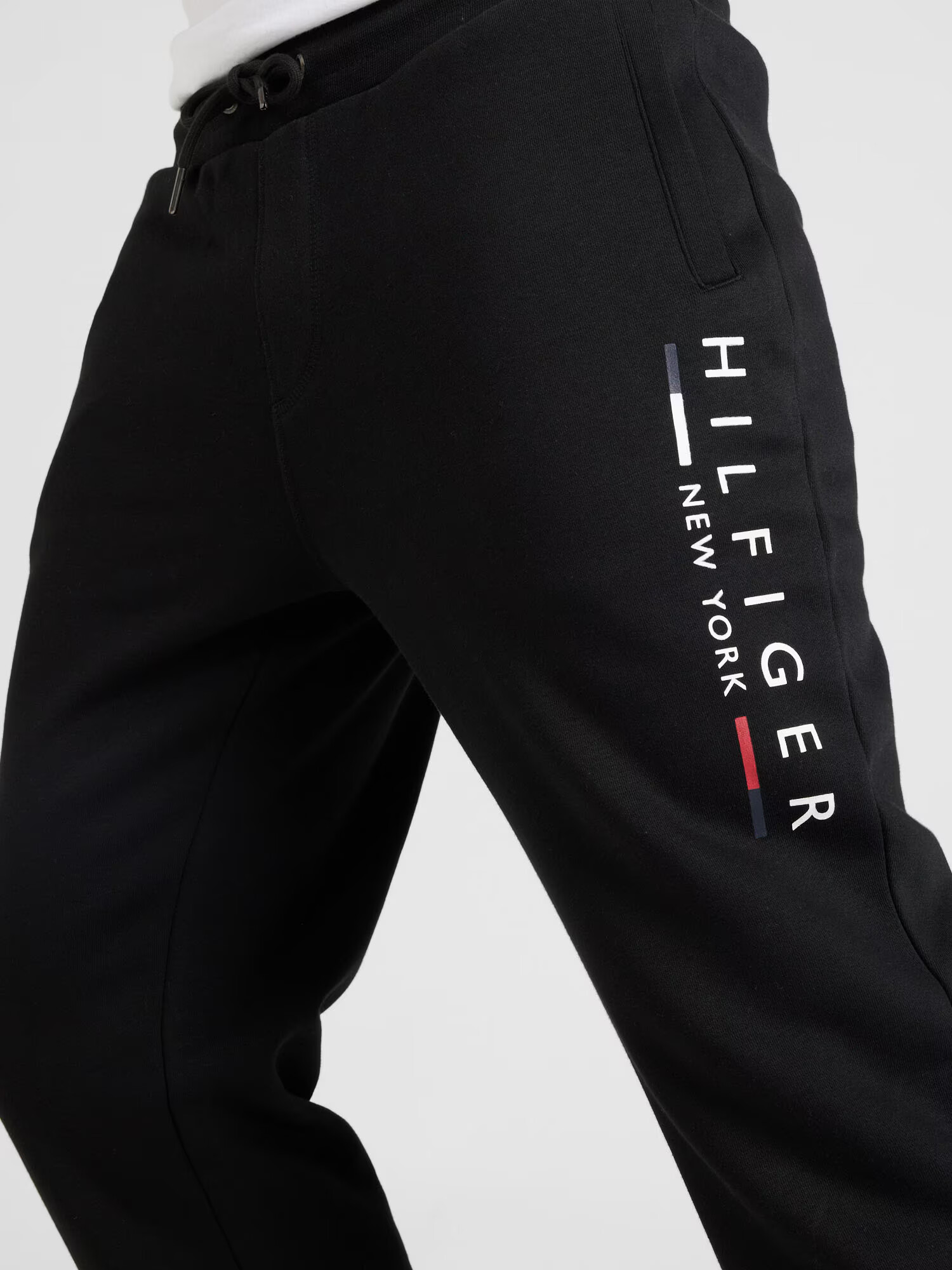 TOMMY HILFIGER Joggingová súprava námornícka modrá / červená / čierna / biela - Pepit.sk