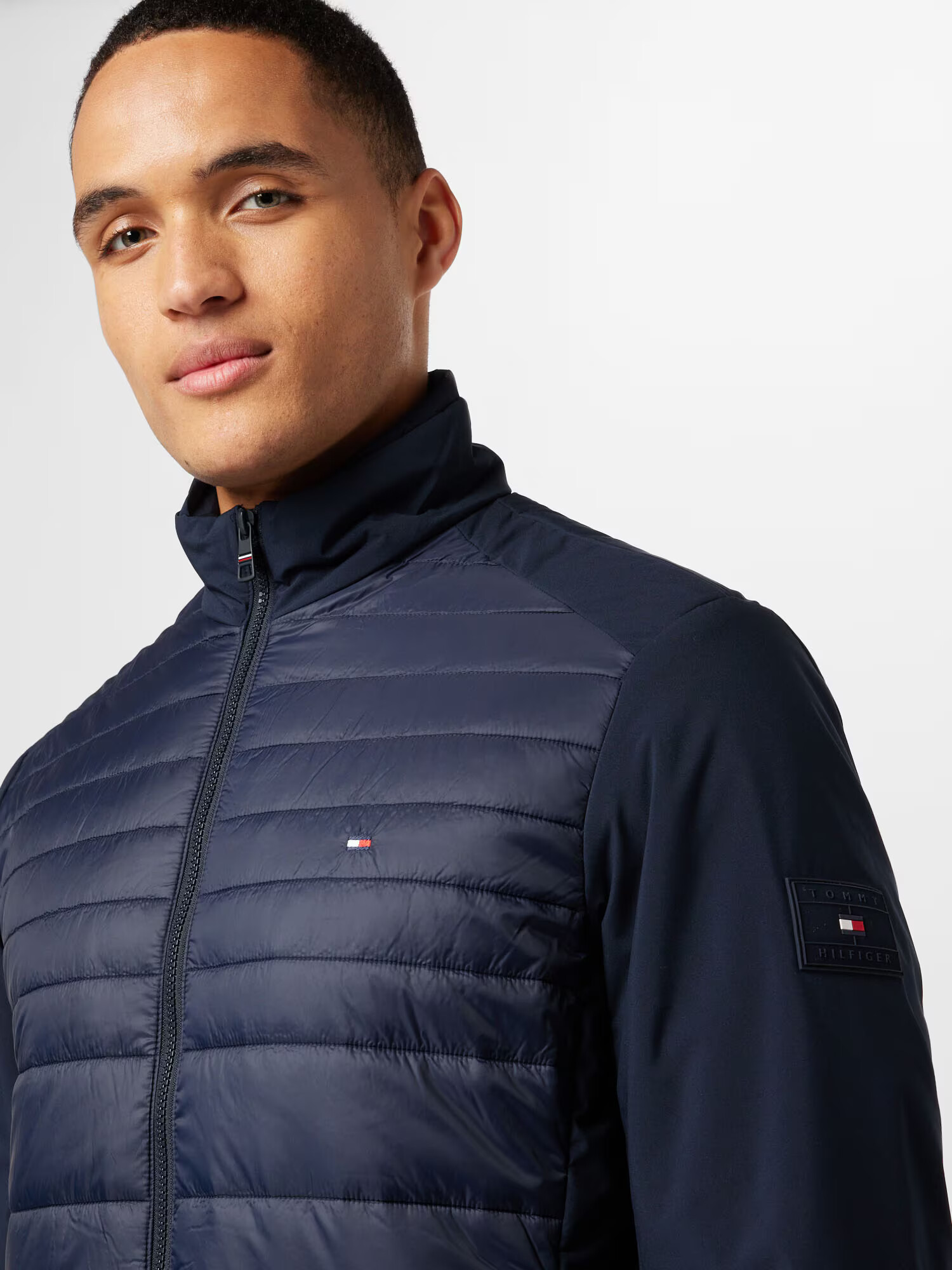 TOMMY HILFIGER Prechodná bunda námornícka modrá - Pepit.sk