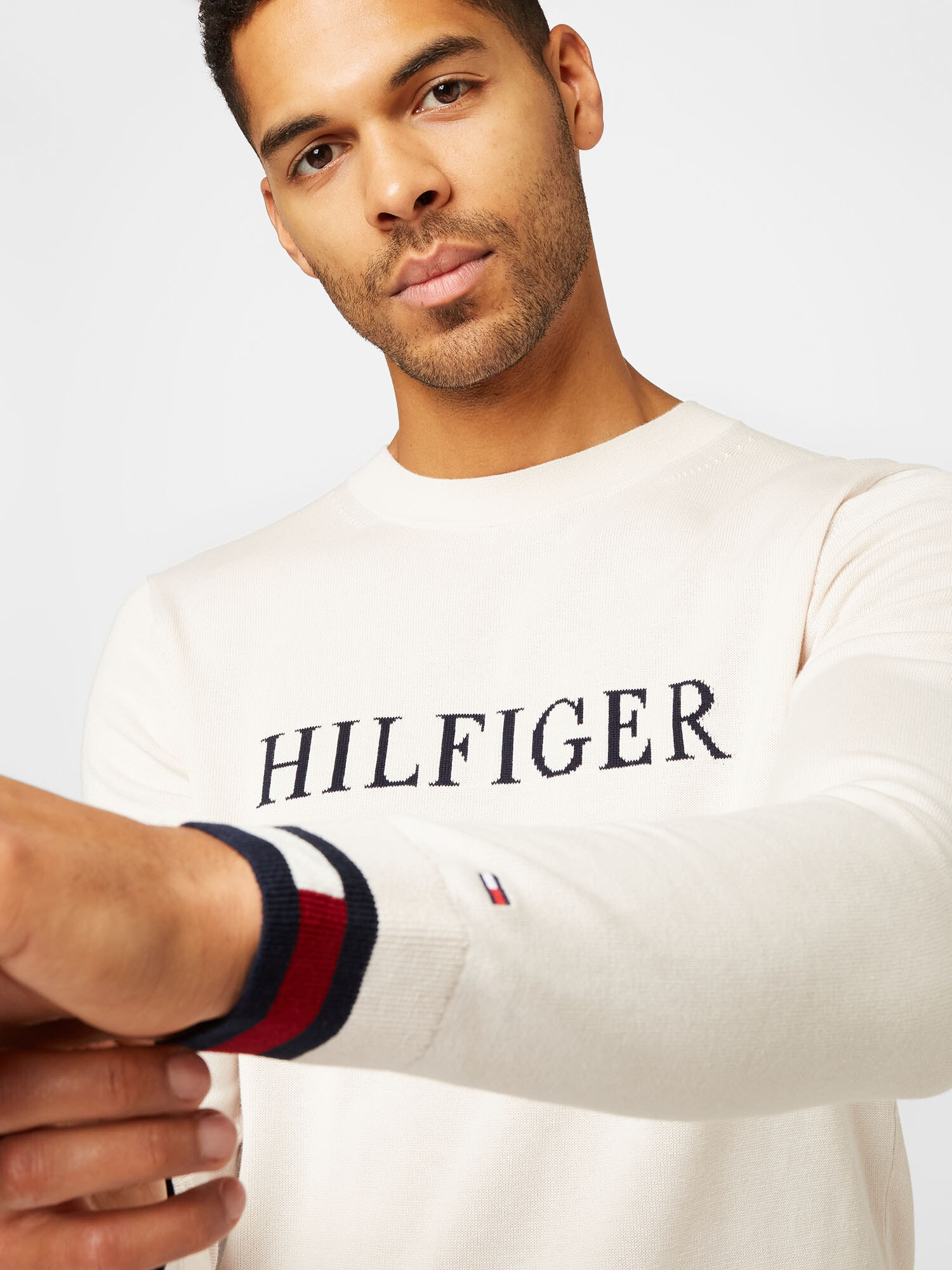 TOMMY HILFIGER Sveter krémová / námornícka modrá / červená / čierna - Pepit.sk