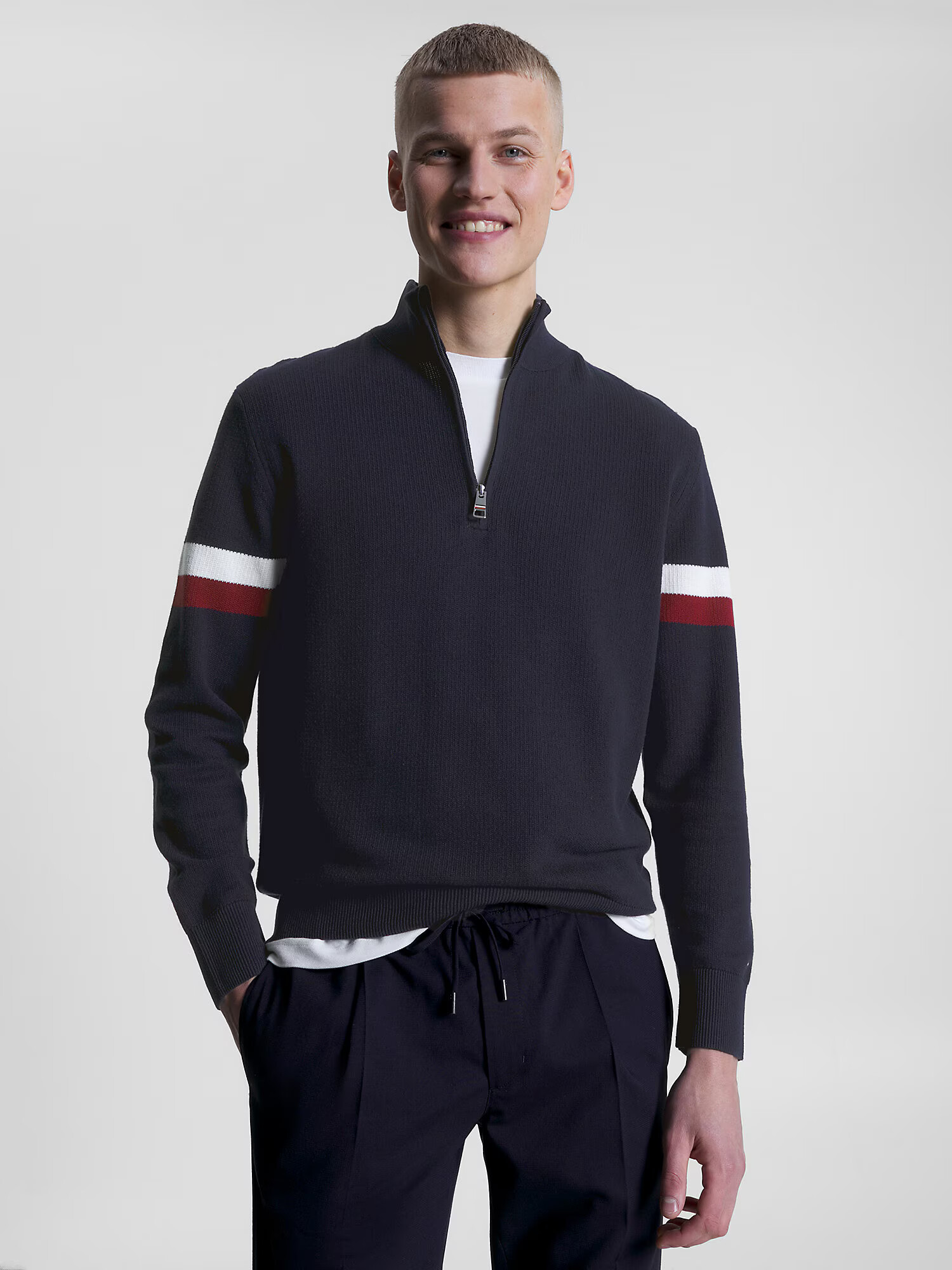 TOMMY HILFIGER Sveter námornícka modrá / červená / biela - Pepit.sk