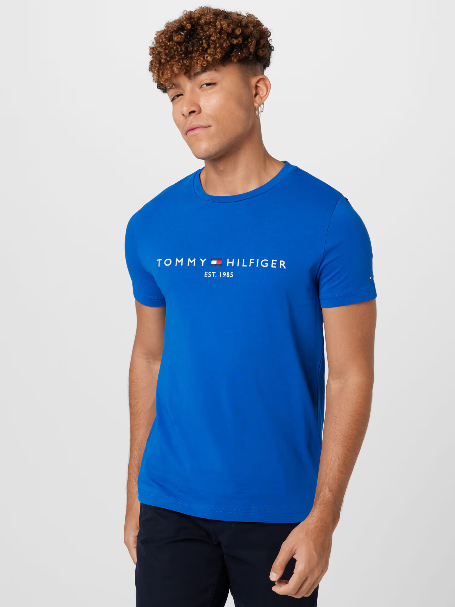 TOMMY HILFIGER Tričko kráľovská modrá / biela - Pepit.sk