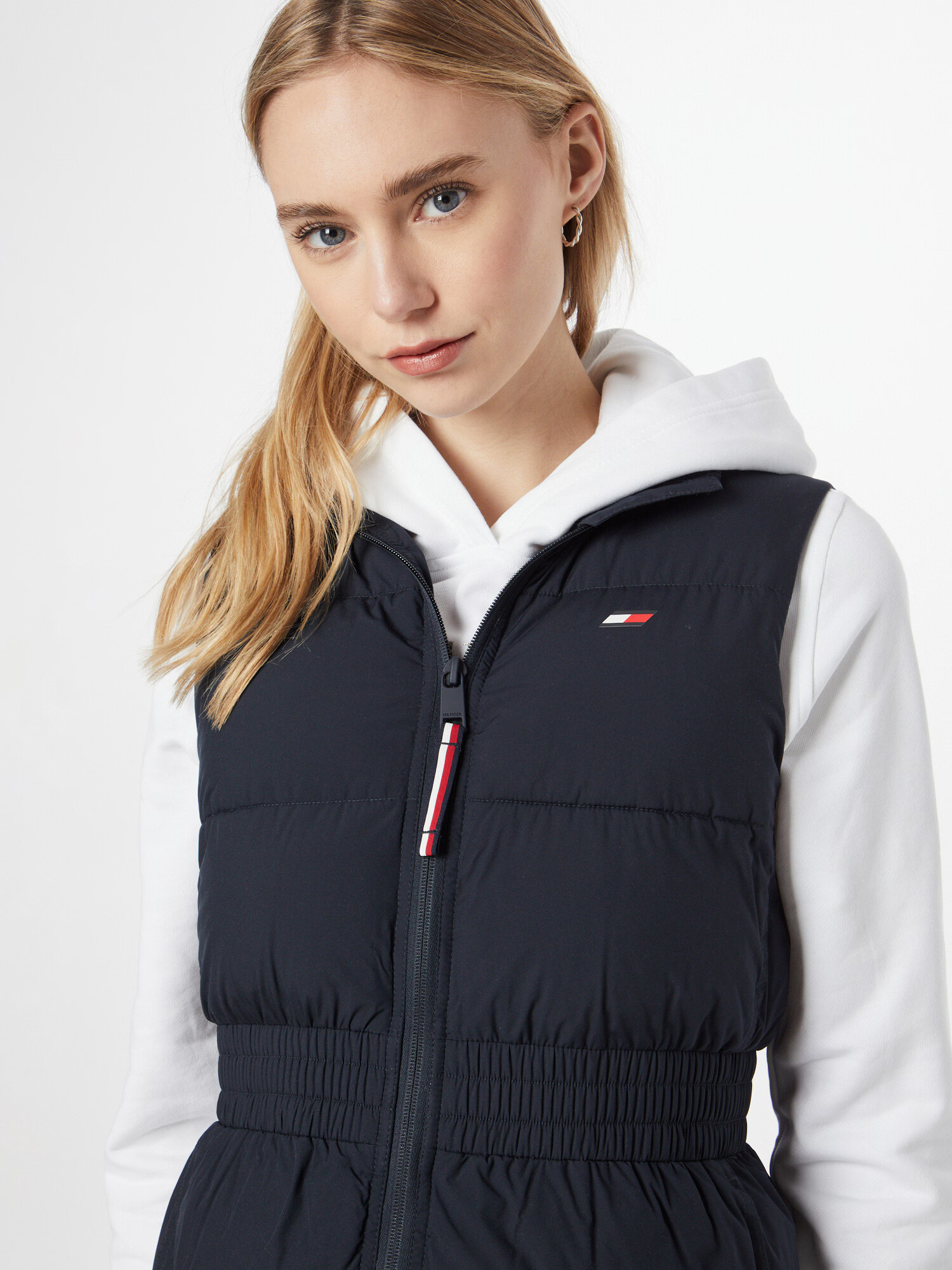 TOMMY HILFIGER Vesta tmavomodrá / červená / biela - Pepit.sk