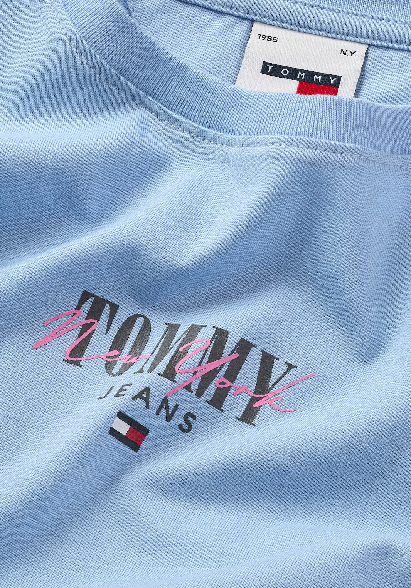 Tommy Jeans Curve Tričko 'Essential' námornícka modrá / svetlomodrá / ružová / červená - Pepit.sk