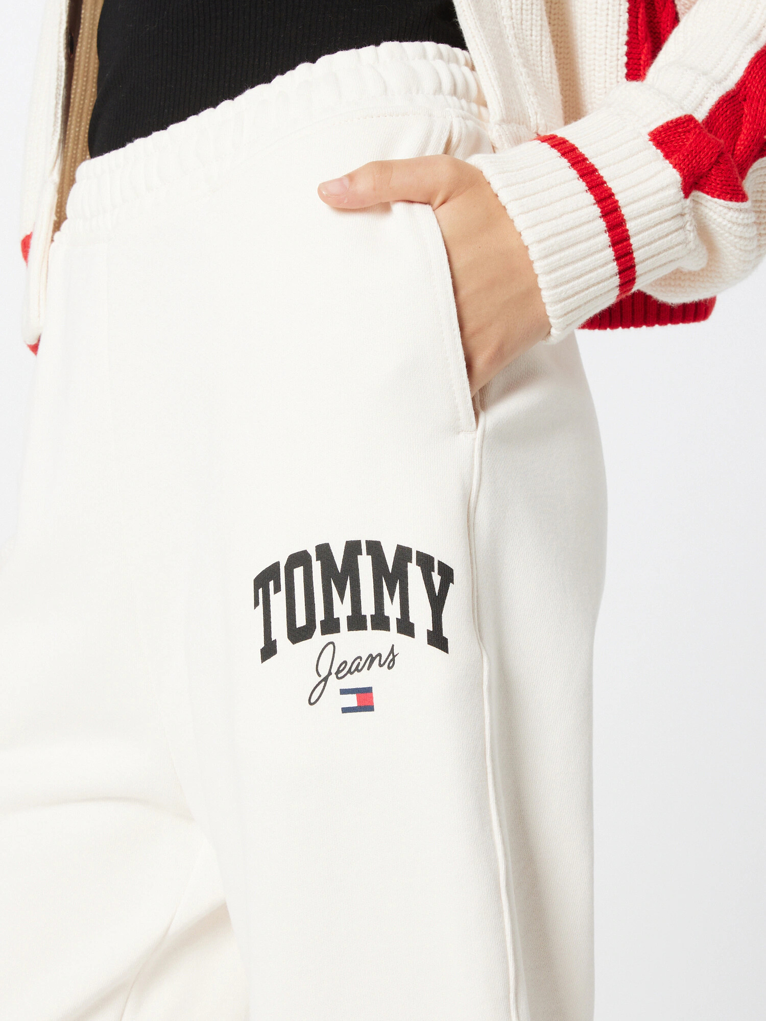 Tommy Jeans Nohavice červená / čierna / biela - Pepit.sk