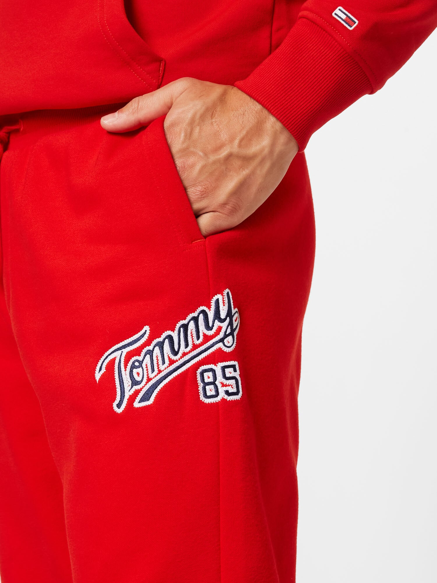 Tommy Jeans Nohavice námornícka modrá / ohnivo červená / biela - Pepit.sk