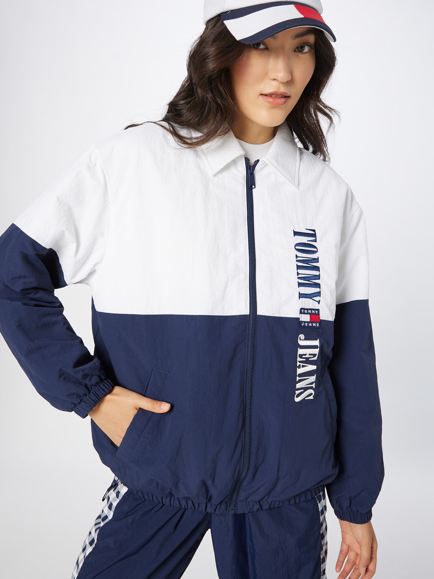 Tommy Jeans Prechodná bunda námornícka modrá / červená / biela - Pepit.sk