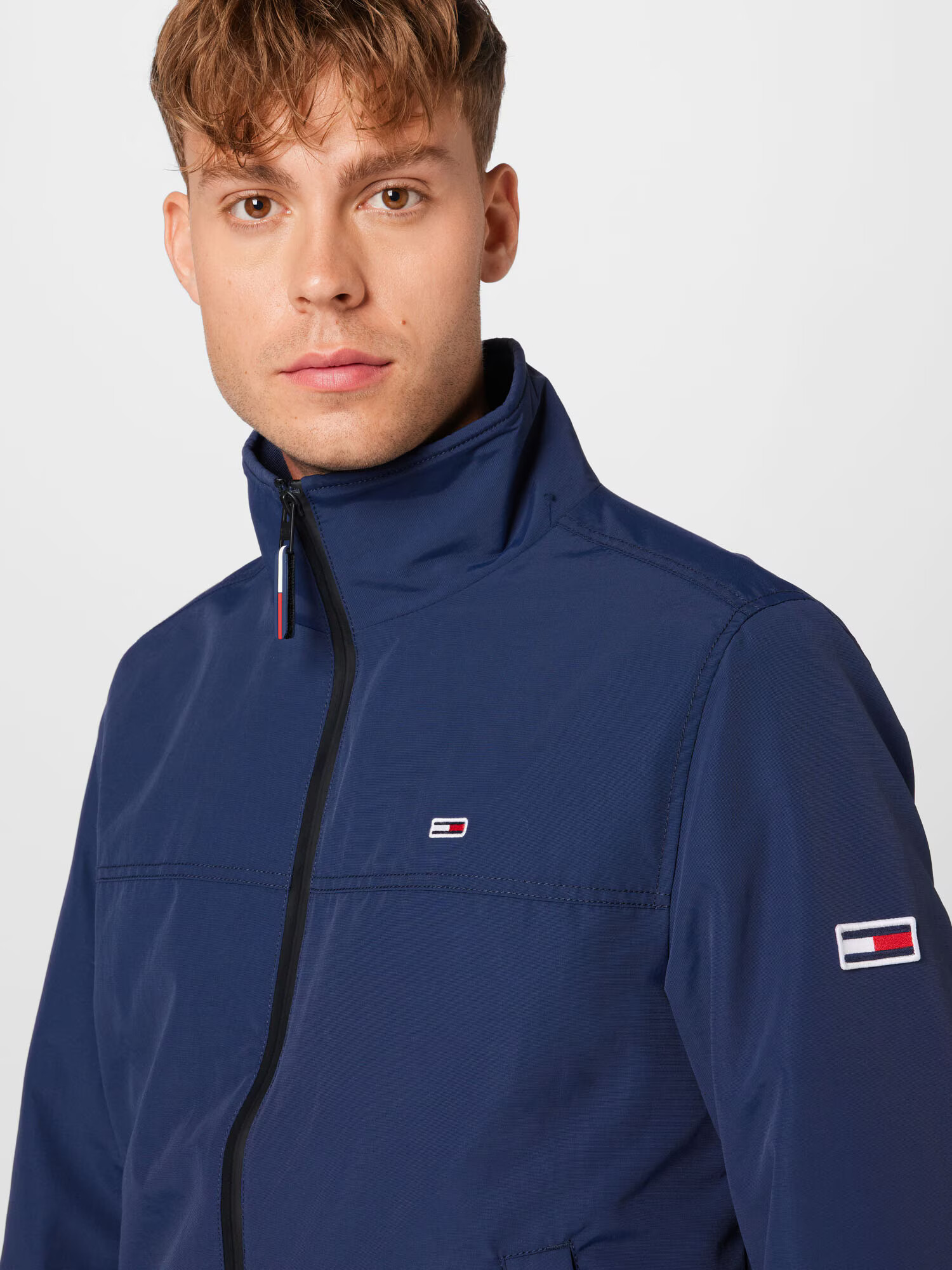 Tommy Jeans Prechodná bunda námornícka modrá / červená / biela - Pepit.sk