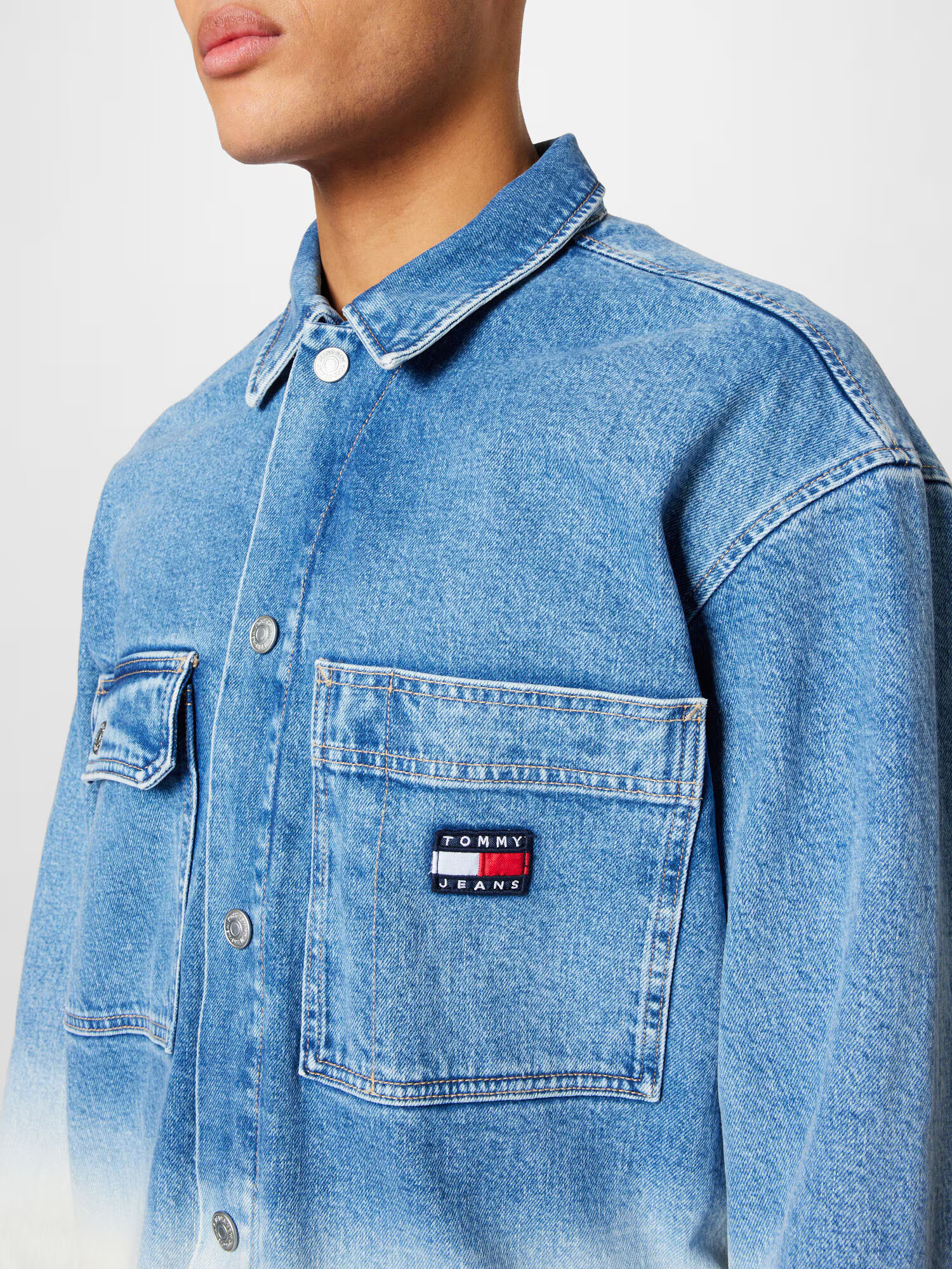 Tommy Jeans Prechodná bunda námornícka modrá / modrá denim / červená / biela - Pepit.sk