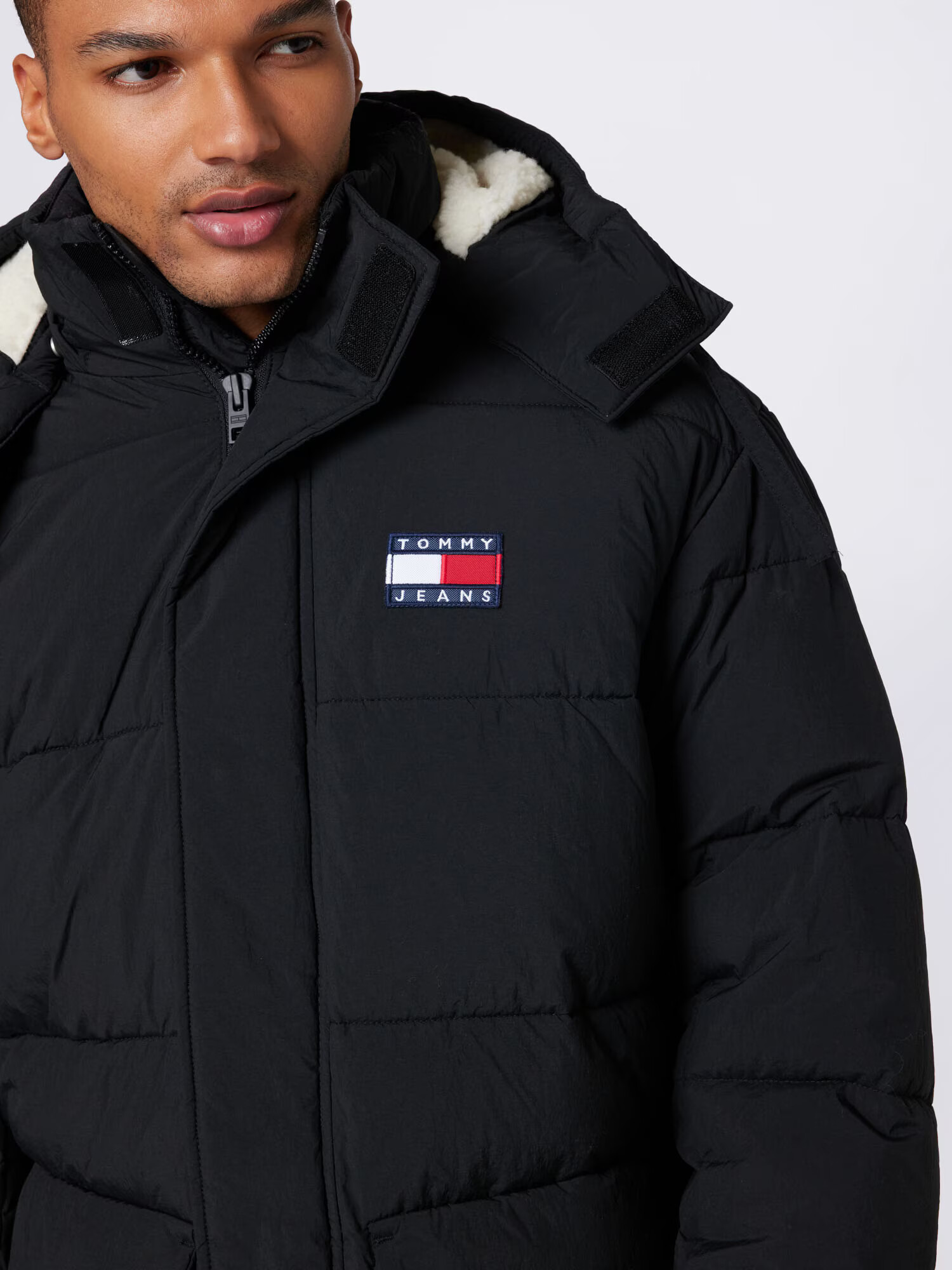 Tommy Jeans Prechodná parka námornícka modrá / červená / čierna / biela - Pepit.sk