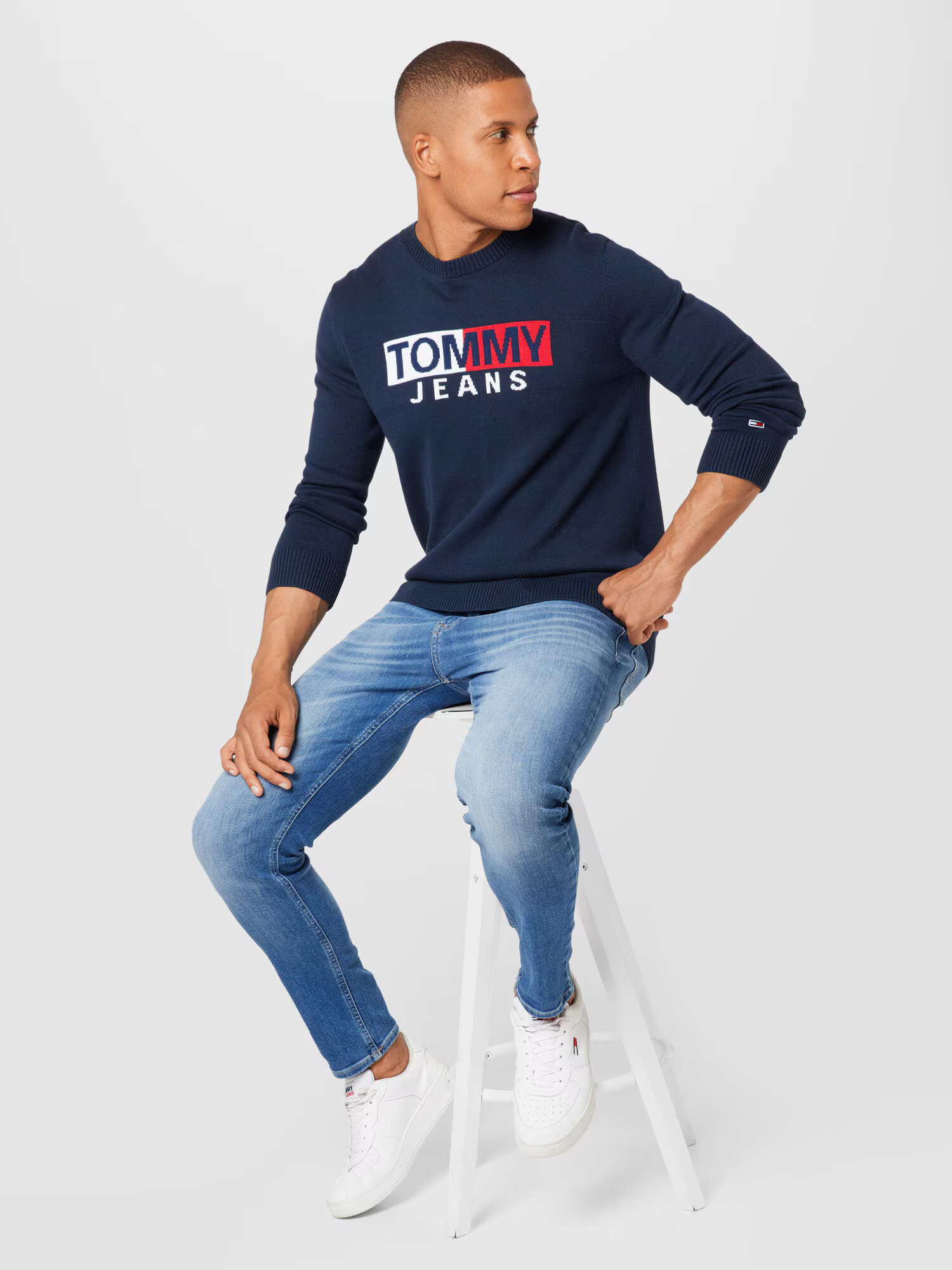 Tommy Jeans Sveter námornícka modrá / červená / biela - Pepit.sk