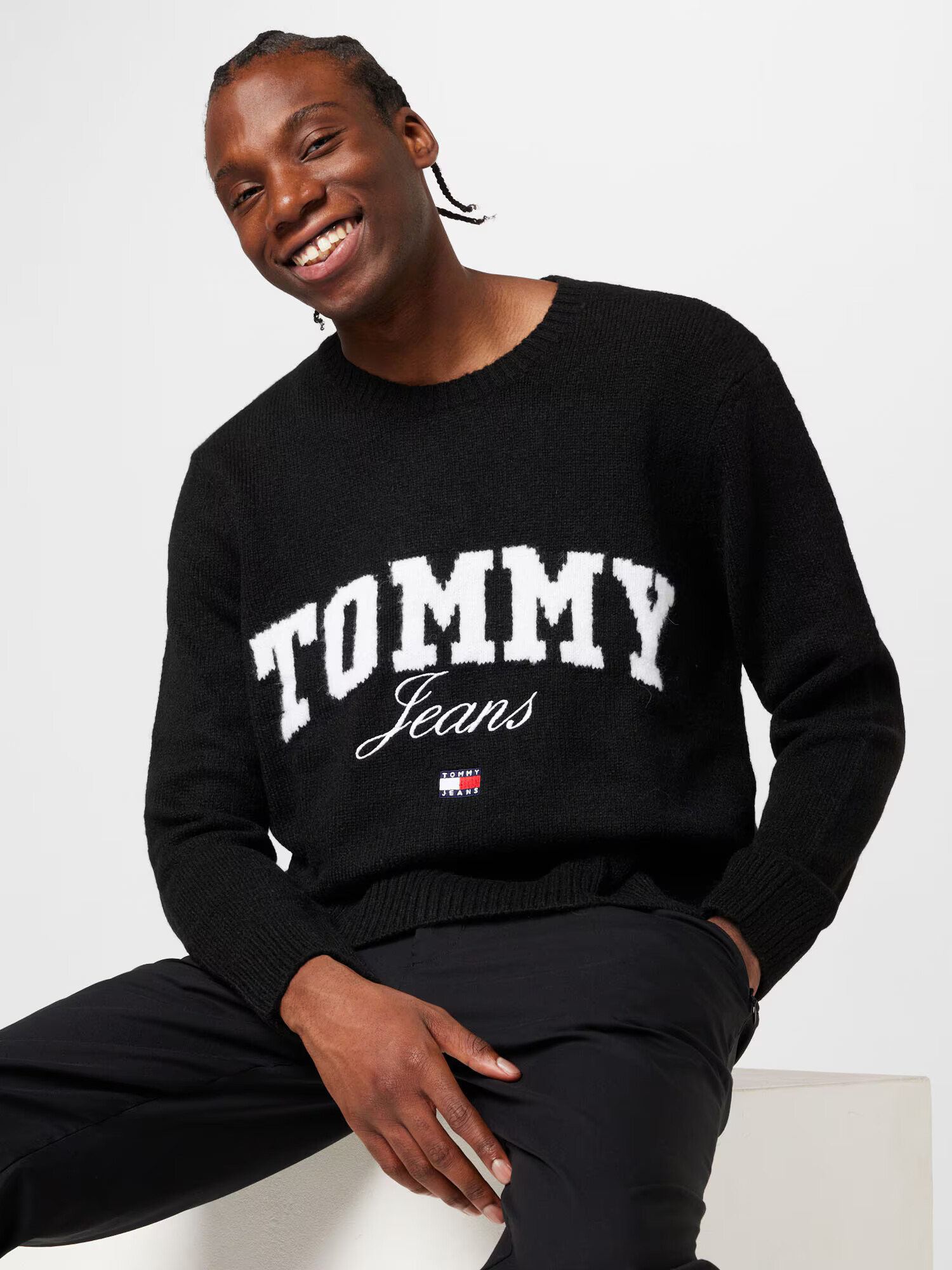 Tommy Jeans Sveter námornícka modrá / červená / čierna / biela - Pepit.sk