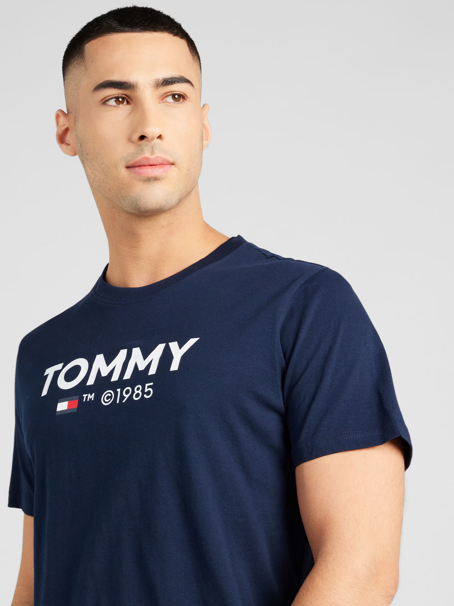 Tommy Jeans Tričko námornícka modrá / červená / čierna / šedobiela - Pepit.sk