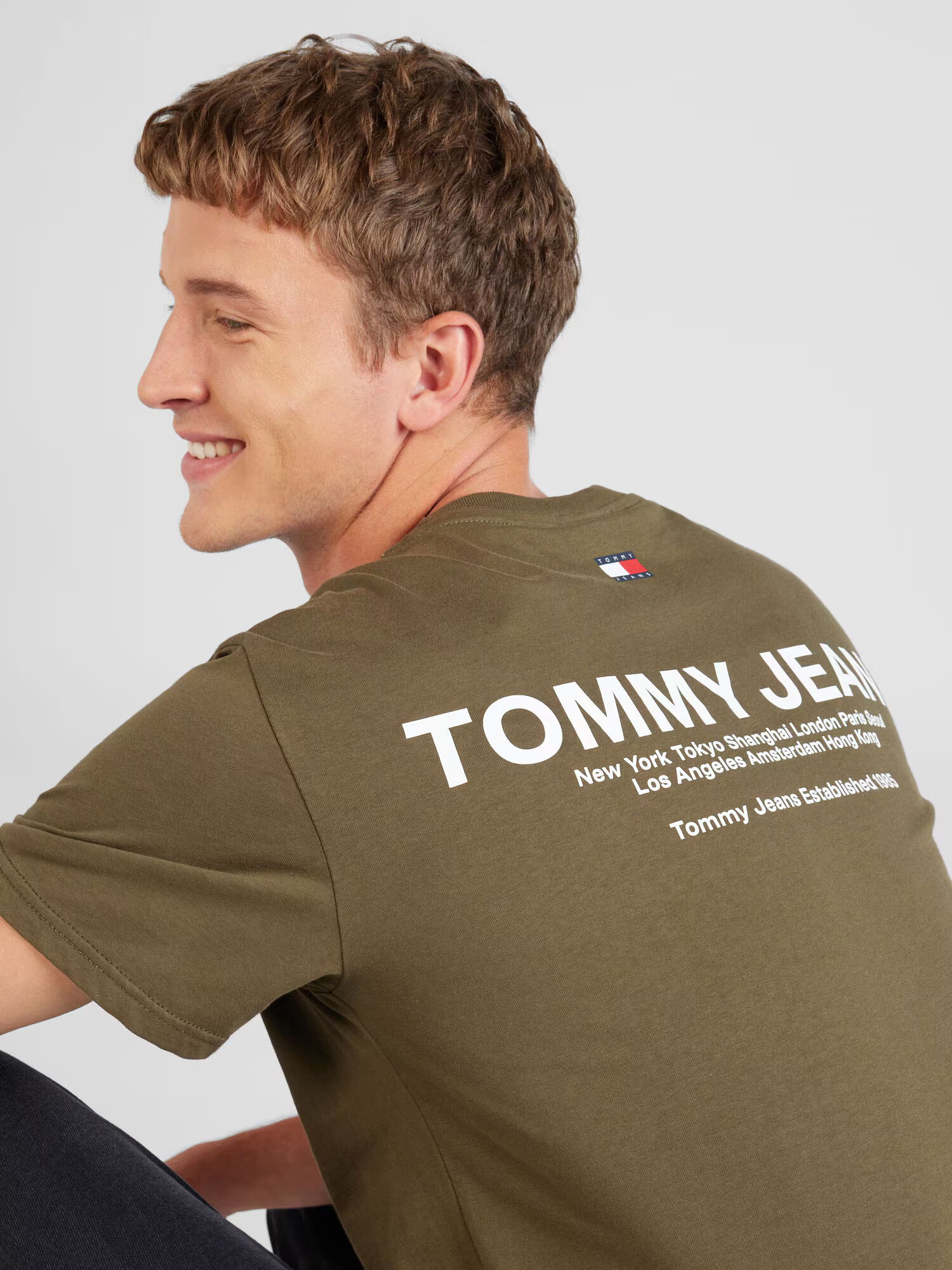 Tommy Jeans Tričko olivová / biela - Pepit.sk