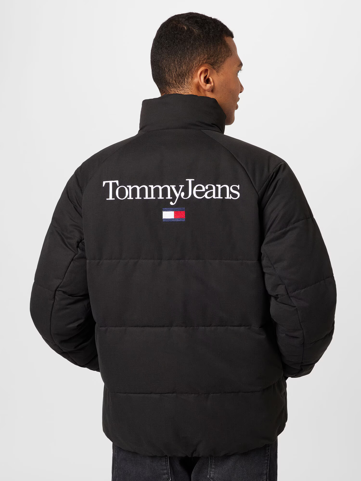 Tommy Jeans Zimná bunda námornícka modrá / červená / čierna / biela - Pepit.sk