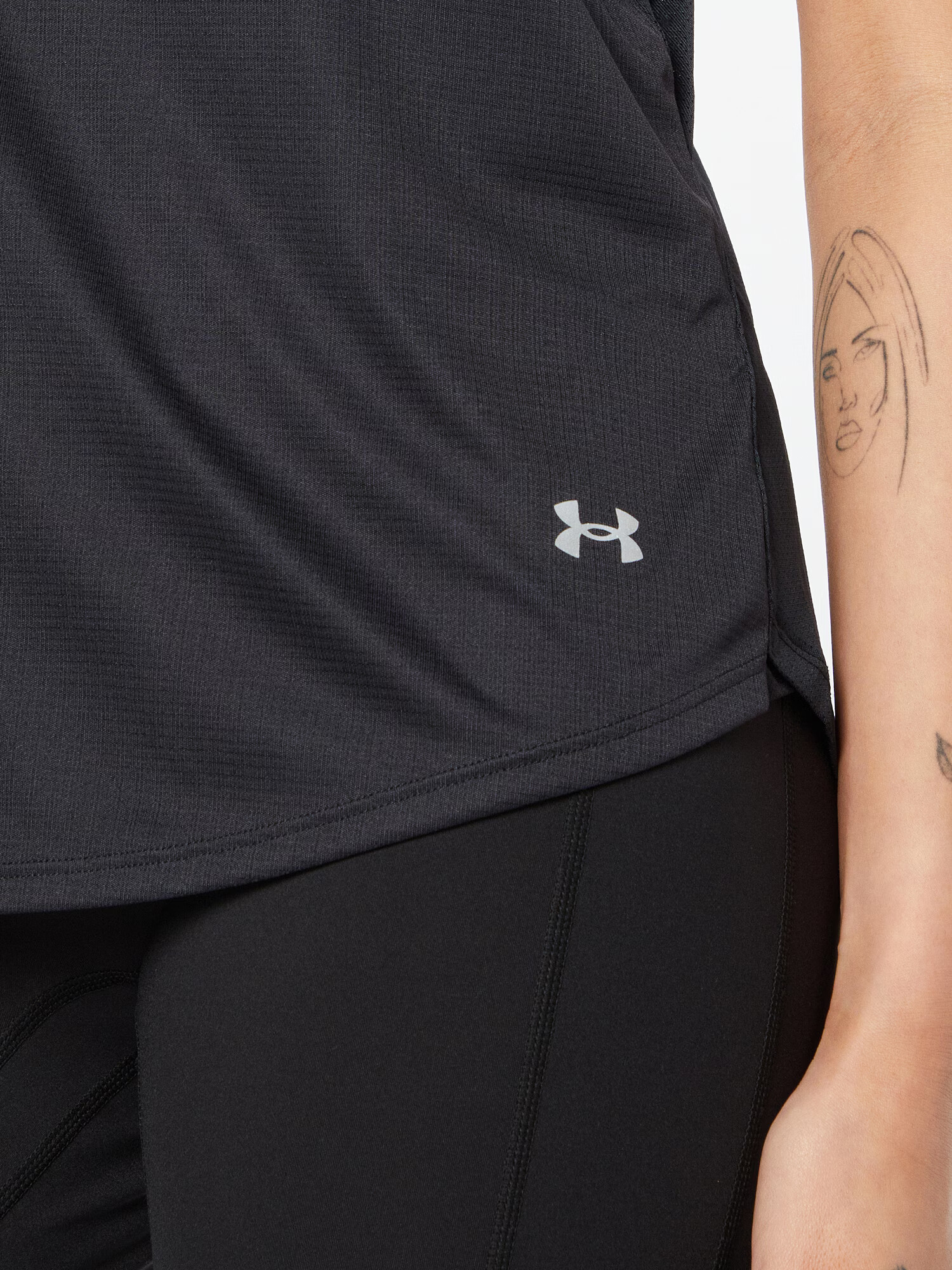 UNDER ARMOUR Funkčné tričko striebornosivá / čierna - Pepit.sk