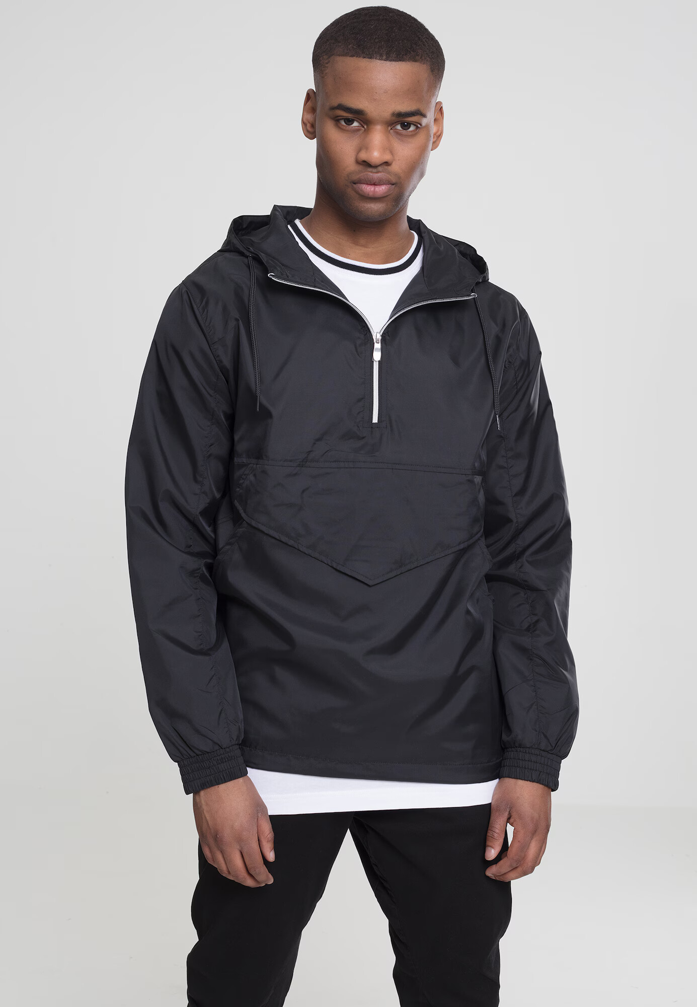 Urban Classics Prechodná bunda 'Windbreaker' čierna - Pepit.sk