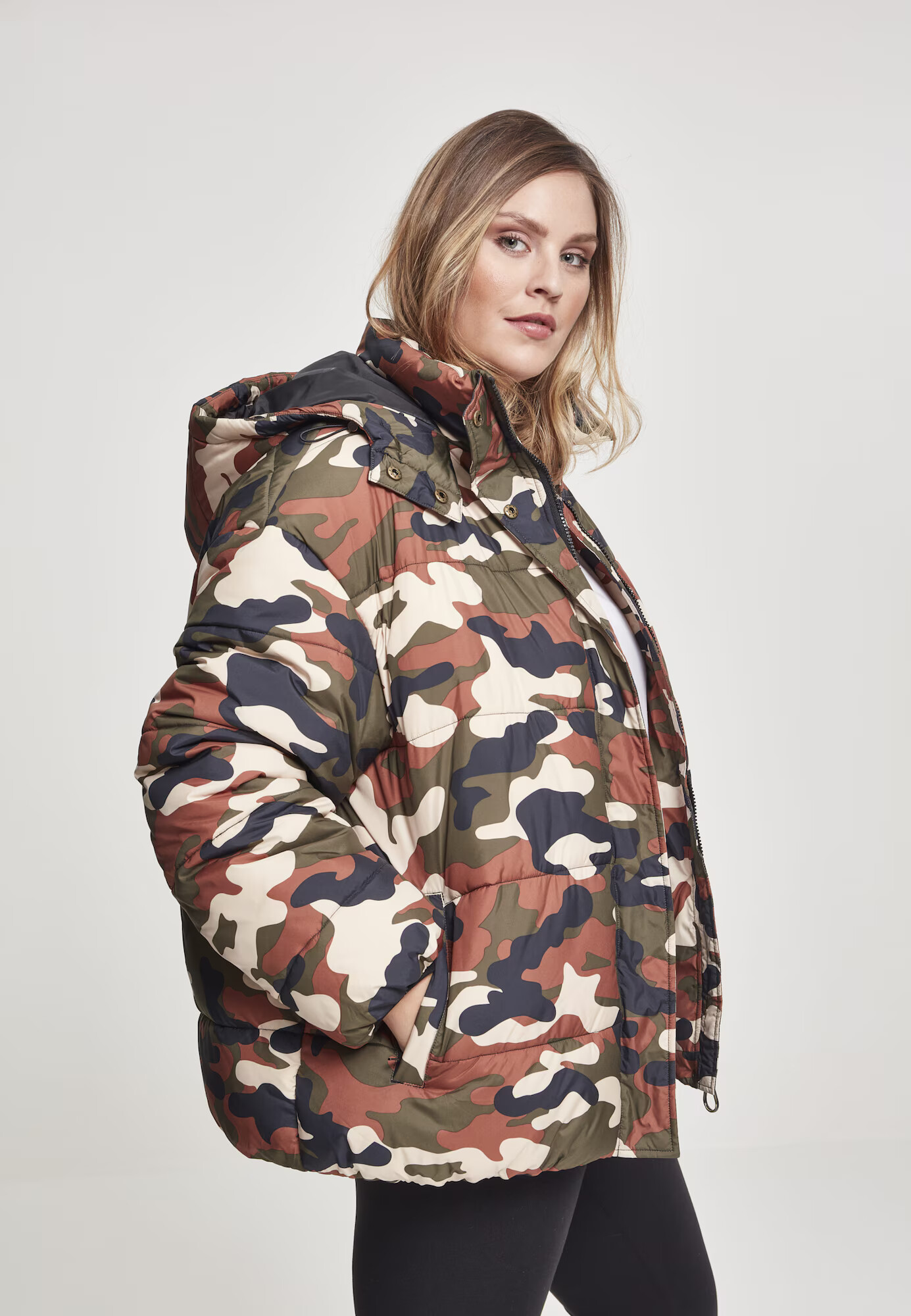 Urban Classics Zimná bunda ' Boyfriend Camo' zmiešané farby - Pepit.sk