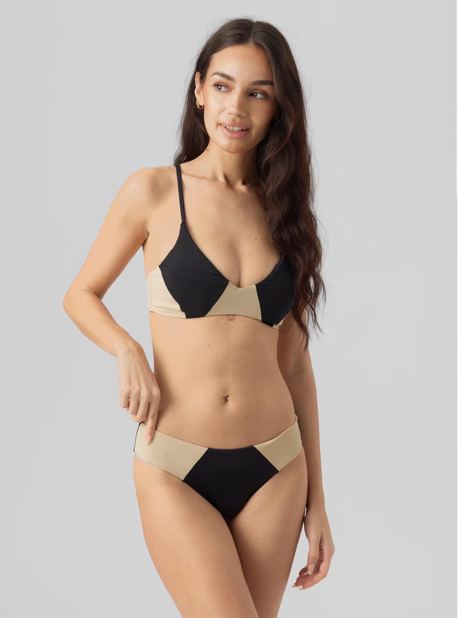 VERO MODA Bikinový top 'EMMA' krémová / čierna - Pepit.sk