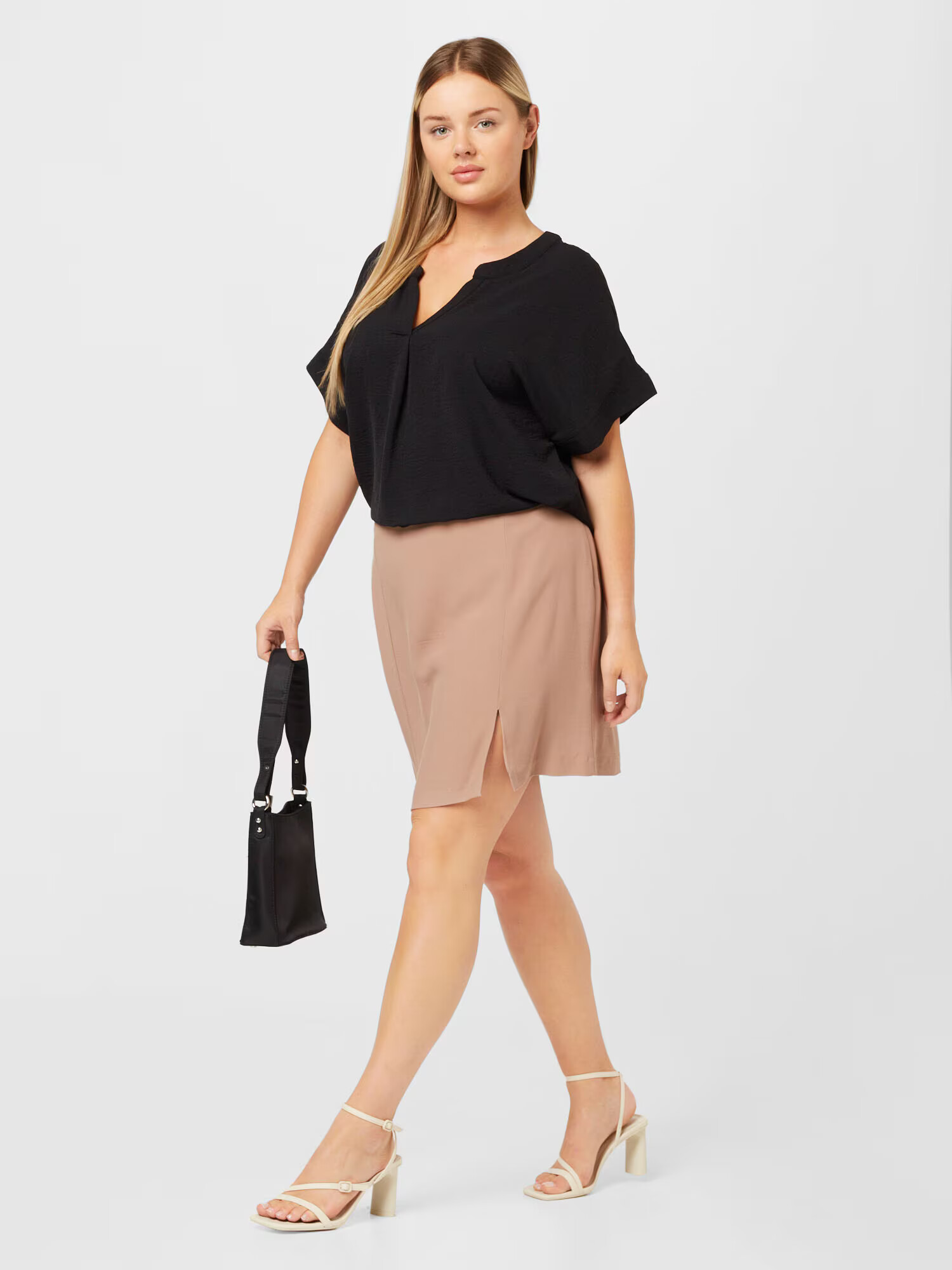 Vero Moda Curve Blúzka 'CINGE' čierna - Pepit.sk