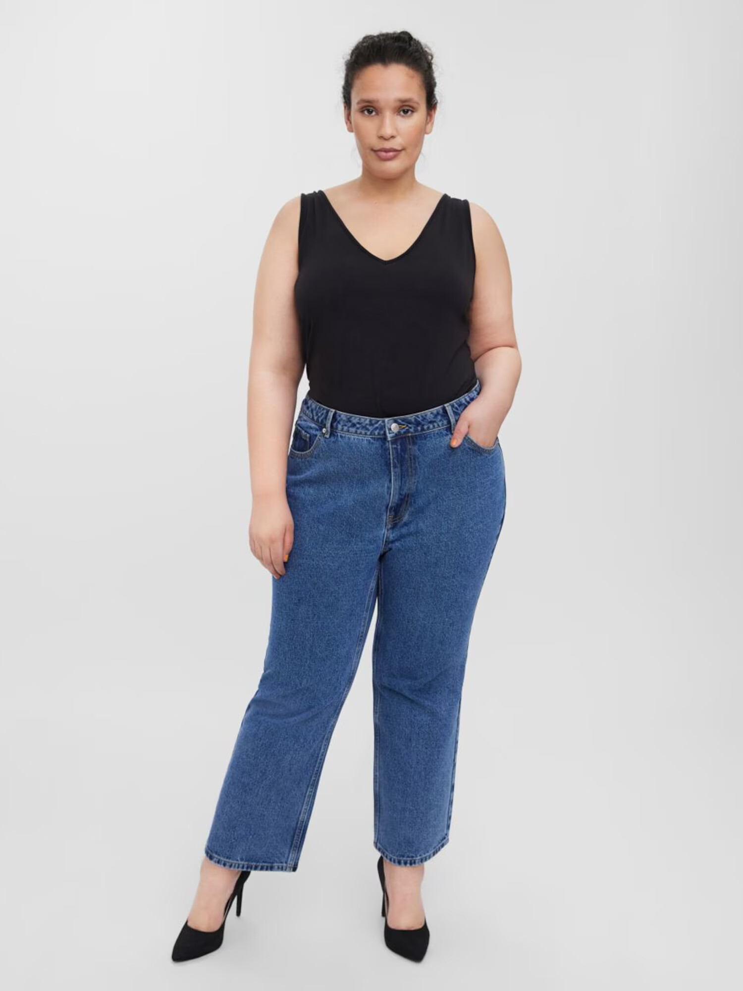 Vero Moda Curve Džínsy 'Kithy' modrá denim - Pepit.sk