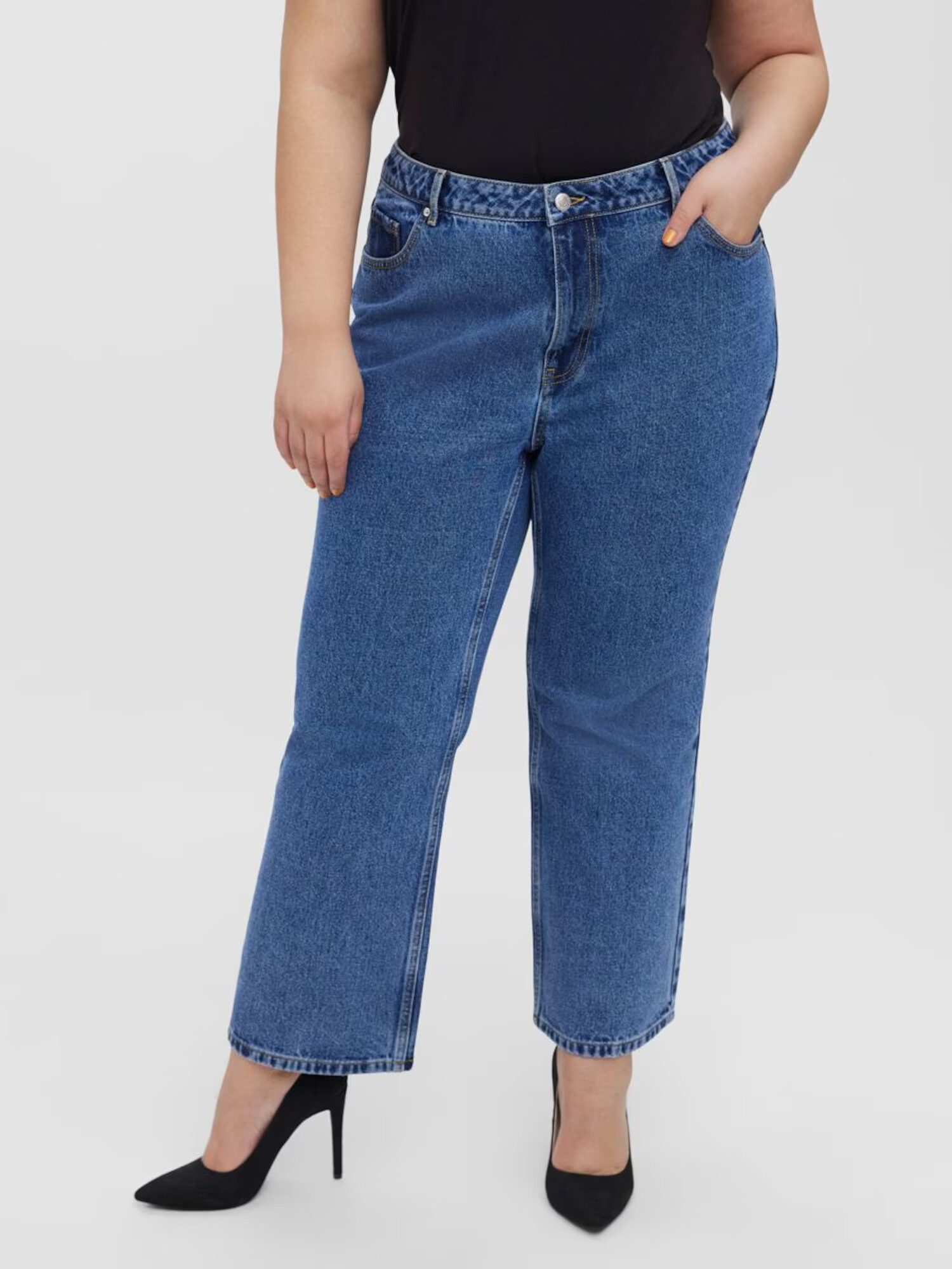 Vero Moda Curve Džínsy 'Kithy' modrá denim - Pepit.sk