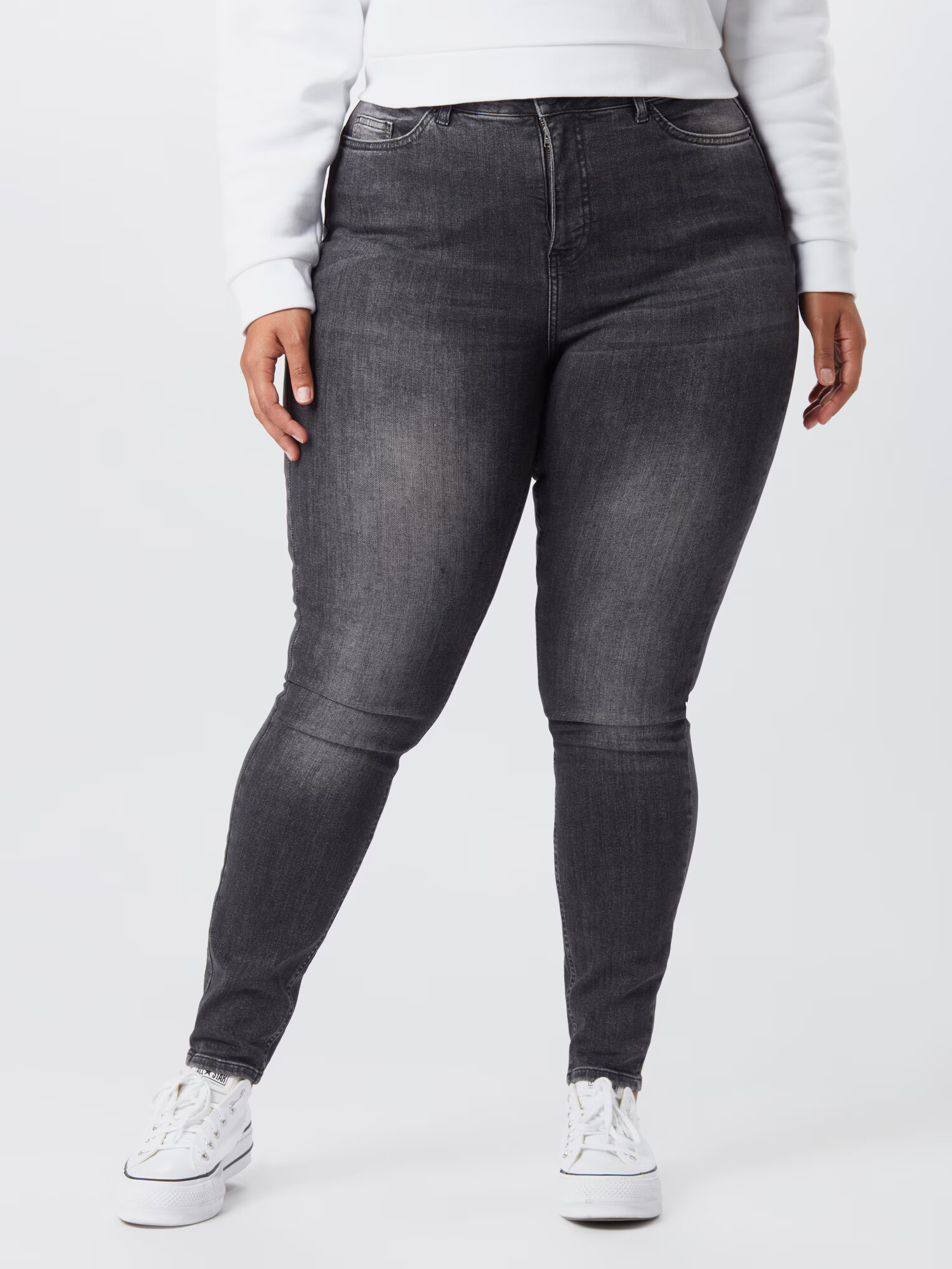 Vero Moda Curve Džínsy 'LORA' čierny denim - Pepit.sk