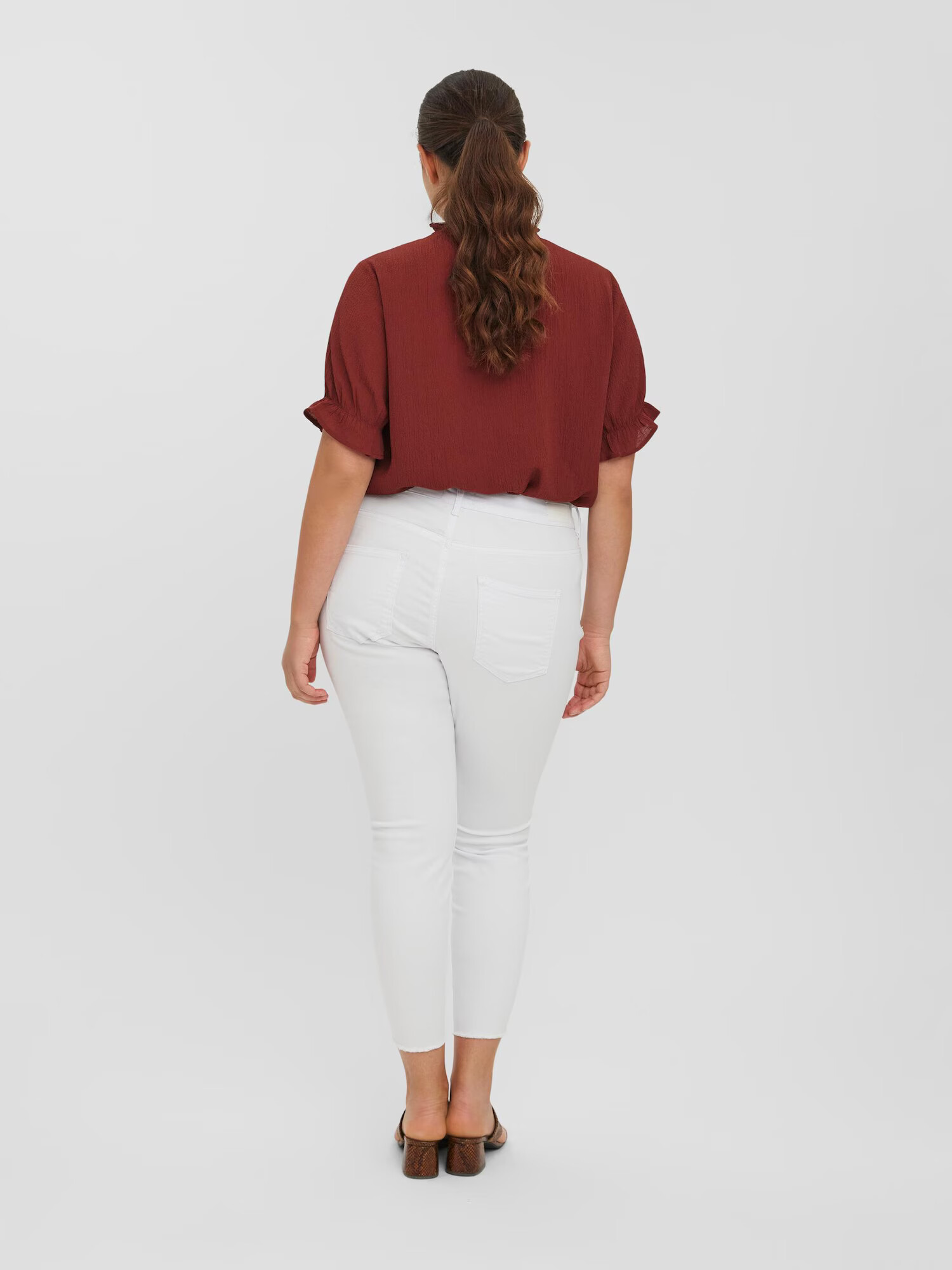 Vero Moda Curve Džínsy 'Peach' biely denim - Pepit.sk