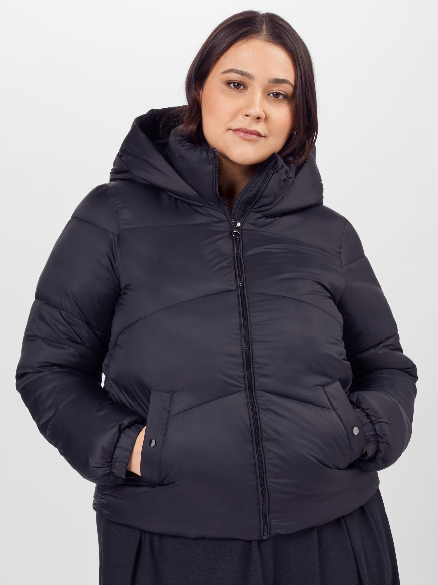 Vero Moda Curve Zimná bunda 'Upsala' námornícka modrá - Pepit.sk