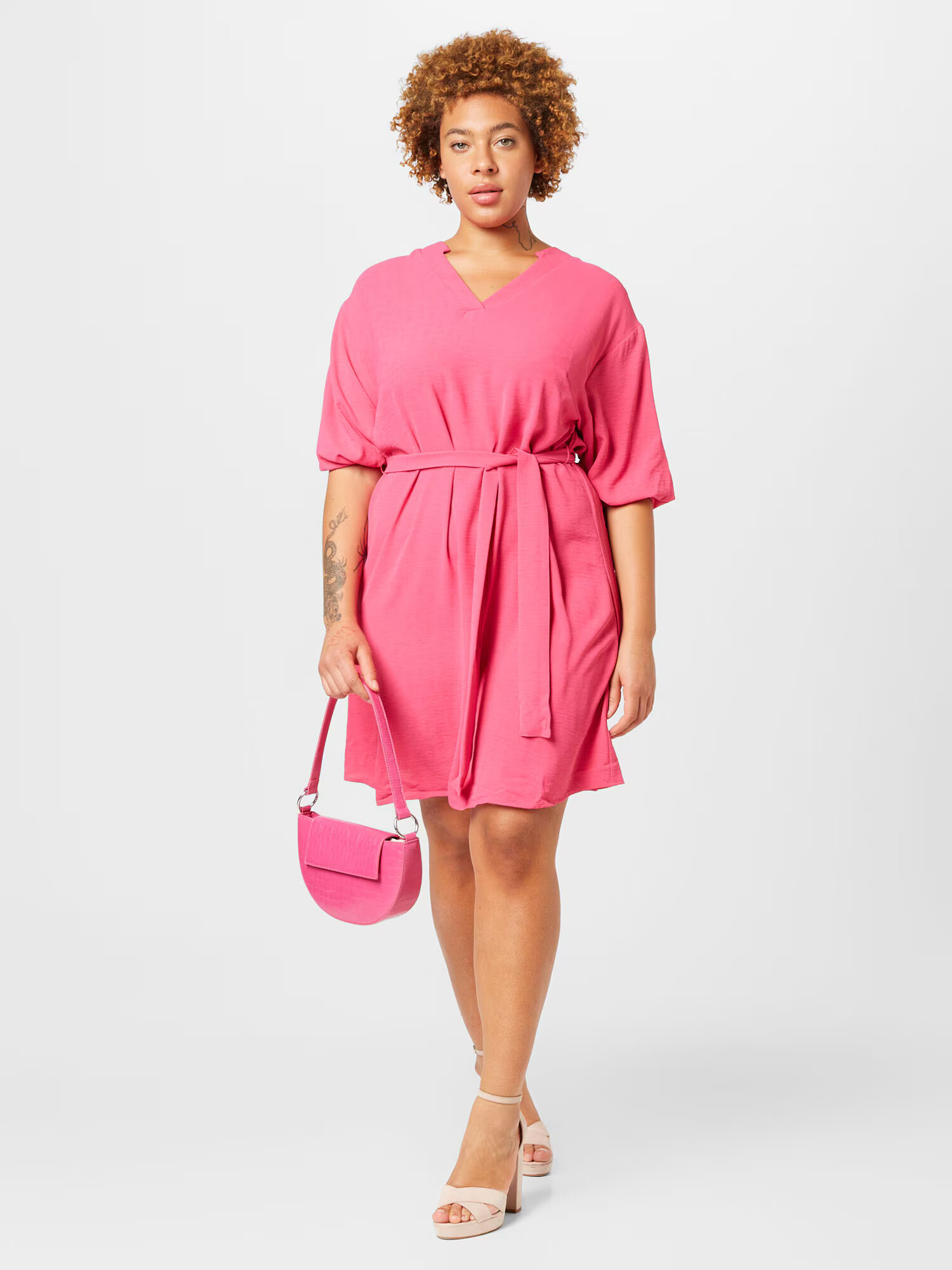 Vero Moda Curve Šaty 'Unye' fuksia - Pepit.sk