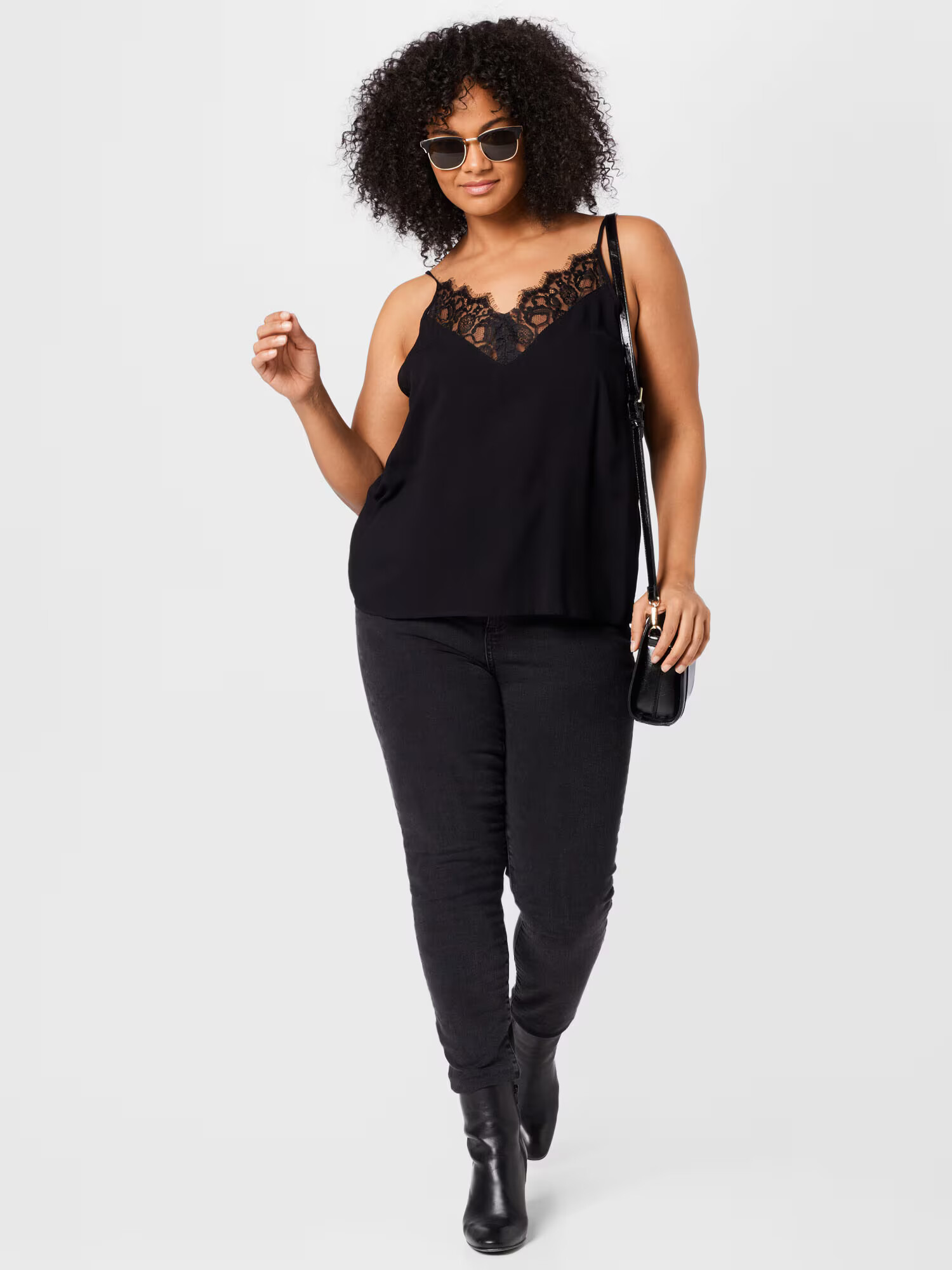 Vero Moda Curve Top 'BEATRIX' čierna - Pepit.sk