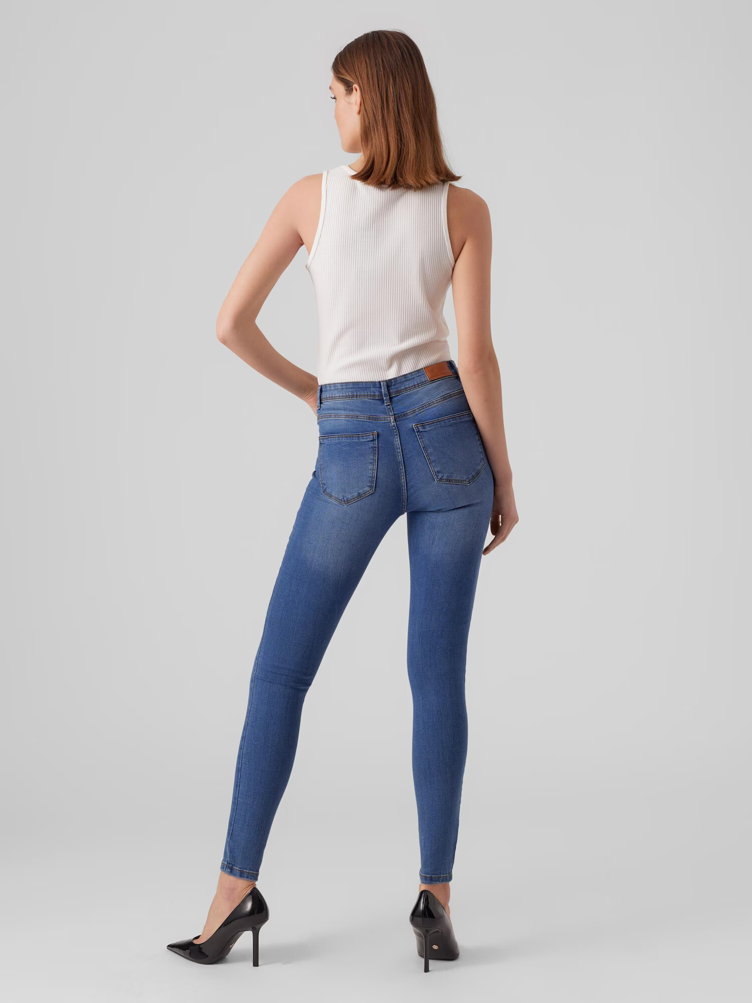 Vero Moda Petite Džínsy 'Tanya' modrá denim - Pepit.sk