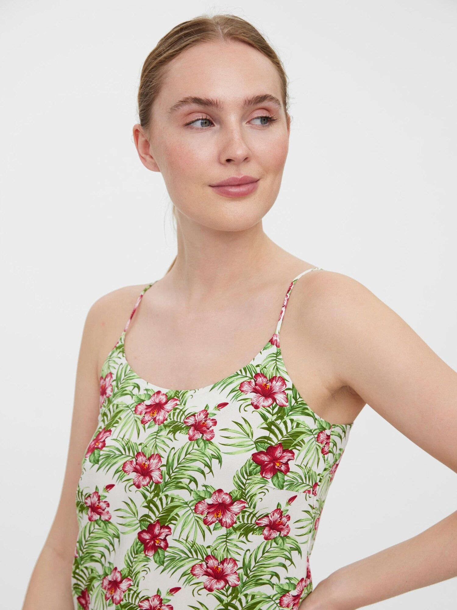 Vero Moda Petite Top 'Easy' zelená / ohnivo červená / biela - Pepit.sk