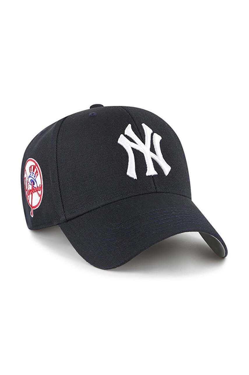 47brand Bavlnená šiltovka MLB New York Yankees tmavomodrá farba s nášivkou - Pepit.sk